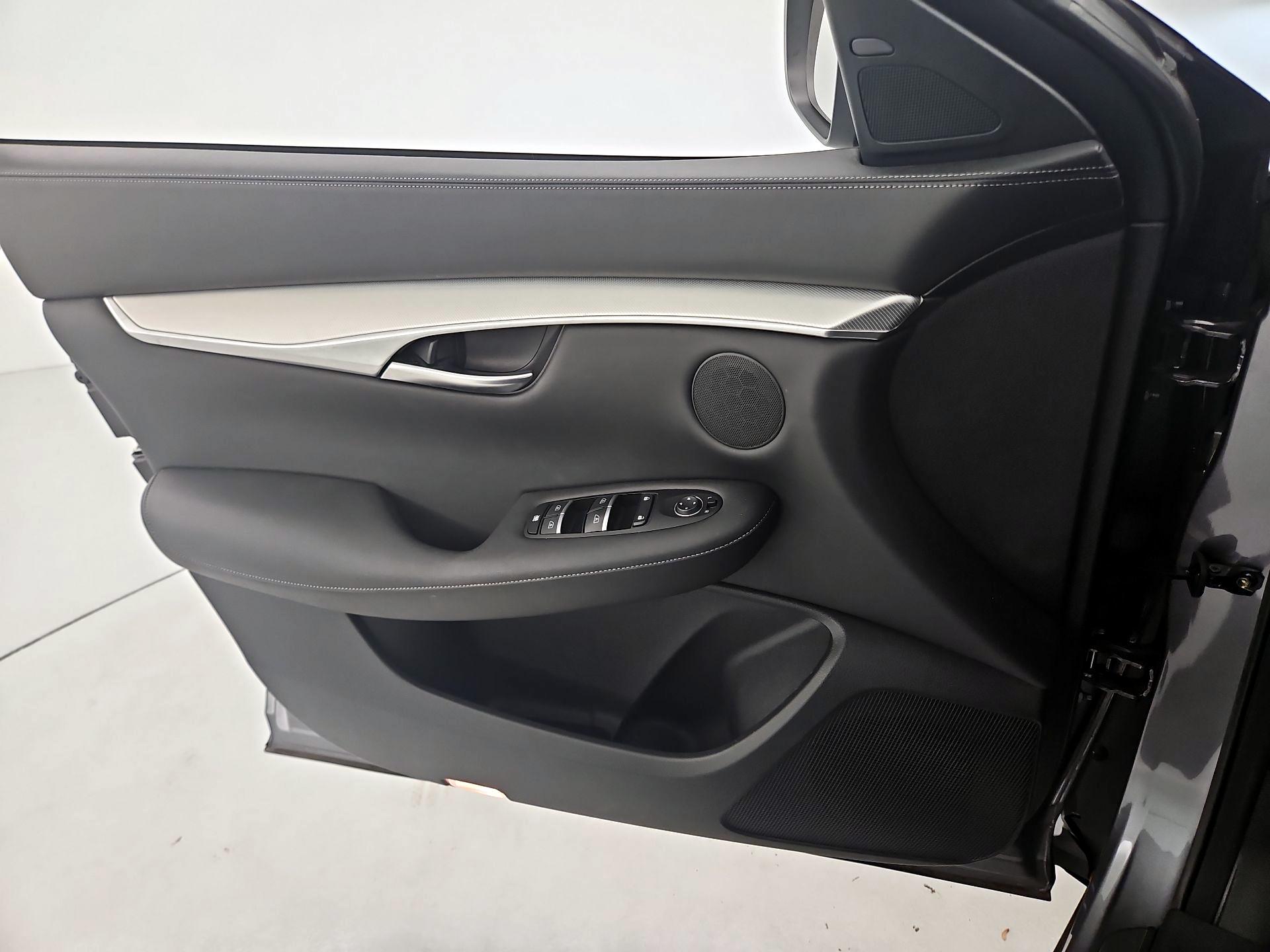 Thumbnail: 2020 INFINITI QX50 - 12