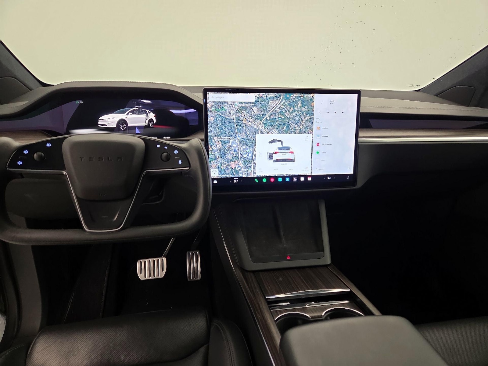 2023 Tesla Model X Long Range - Photo 10