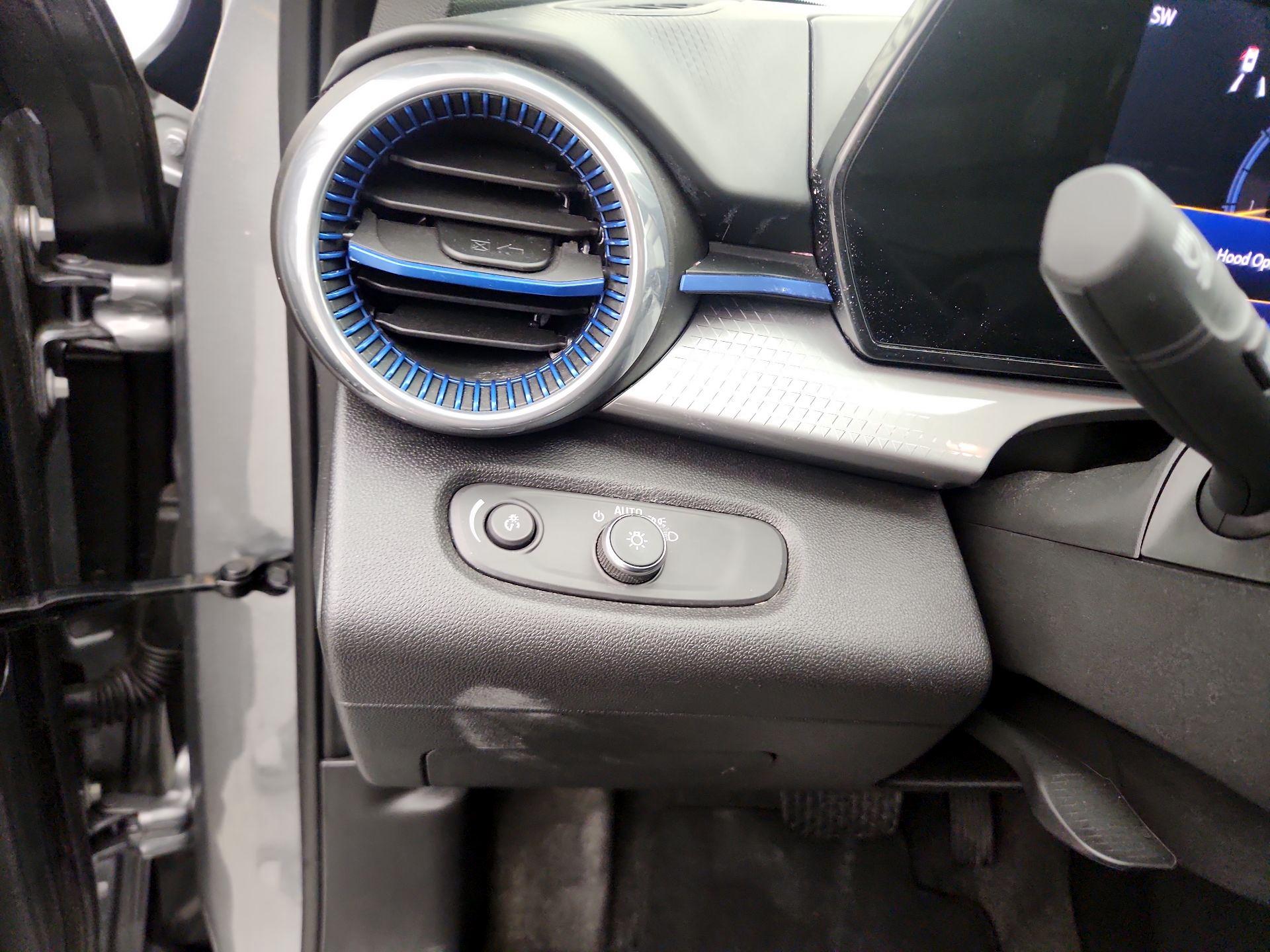 Thumbnail: 2025 Chevrolet Trax - 13