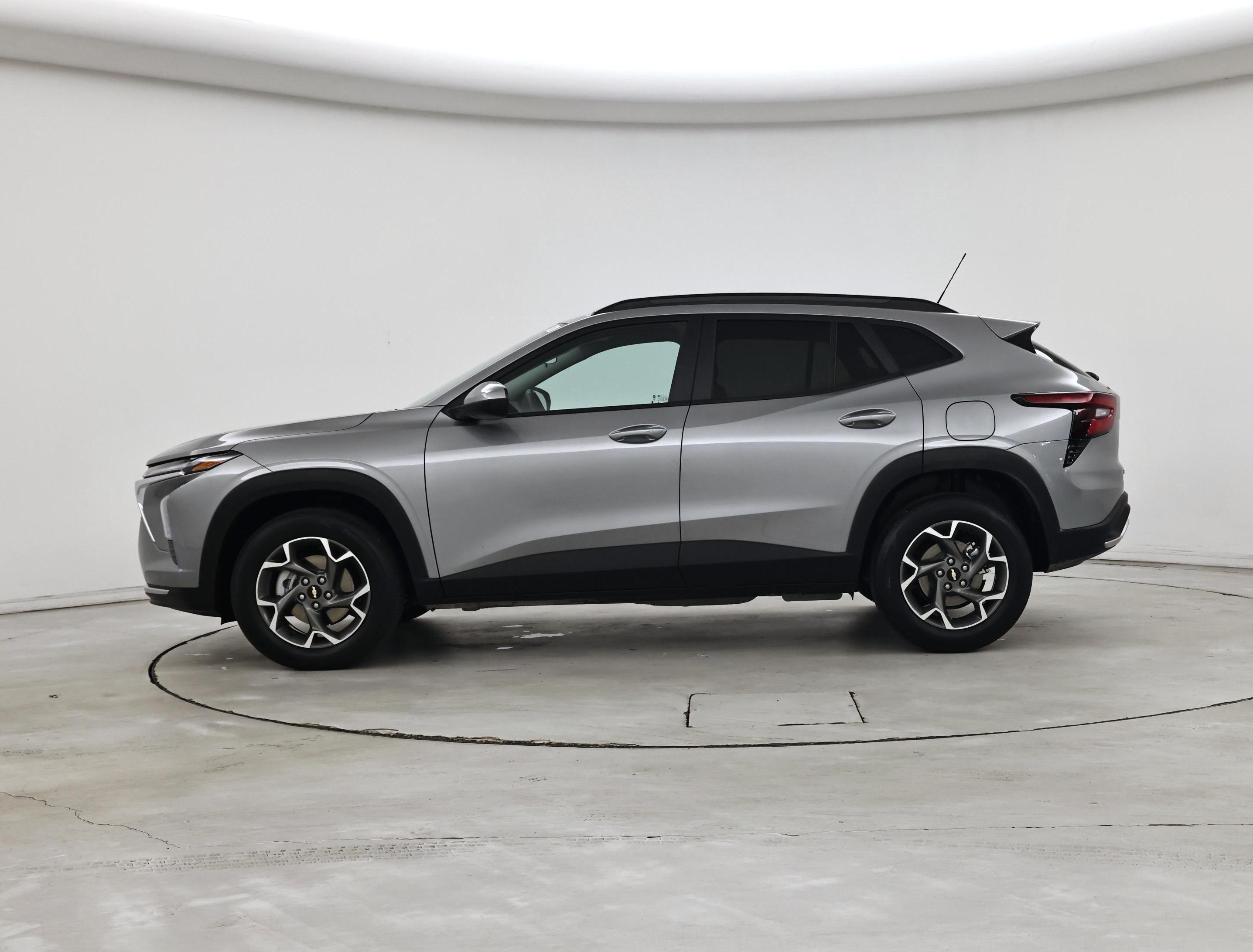 Thumbnail: 2025 Chevrolet Trax - 3