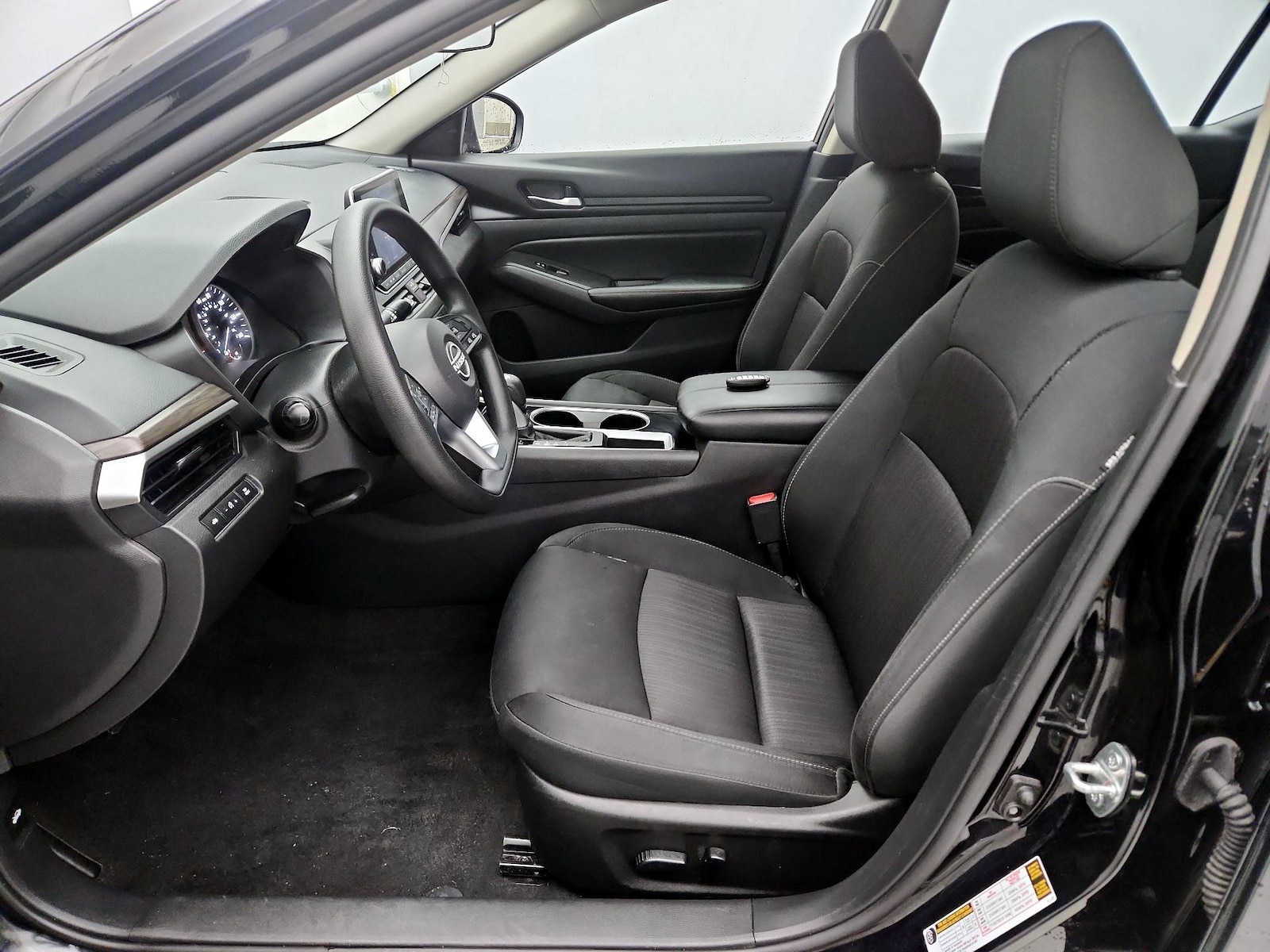 2024 Nissan Altima SV - Photo 12