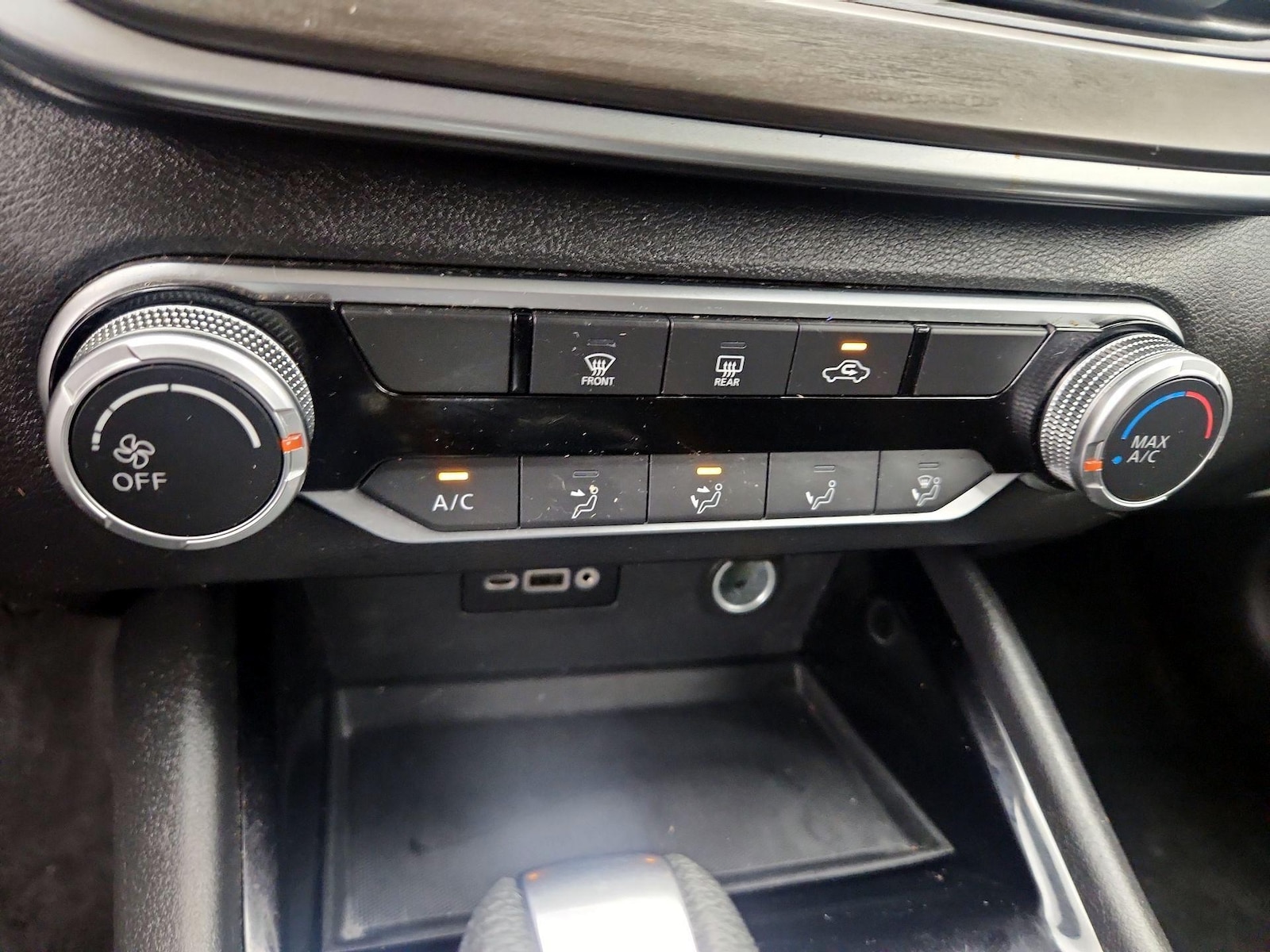 2024 Nissan Altima SV - Photo 17