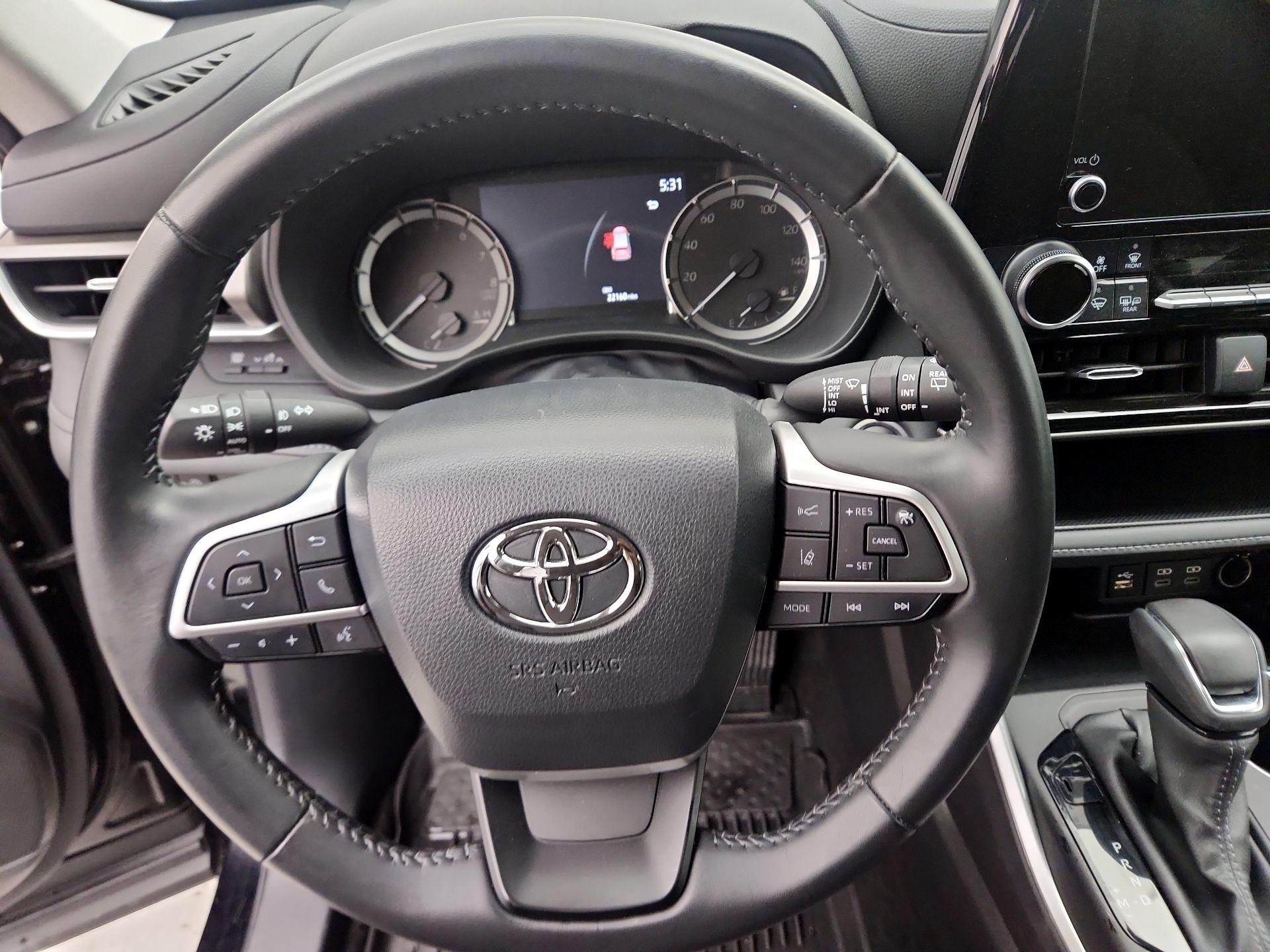 Thumbnail: 2024 Toyota Highlander - 10