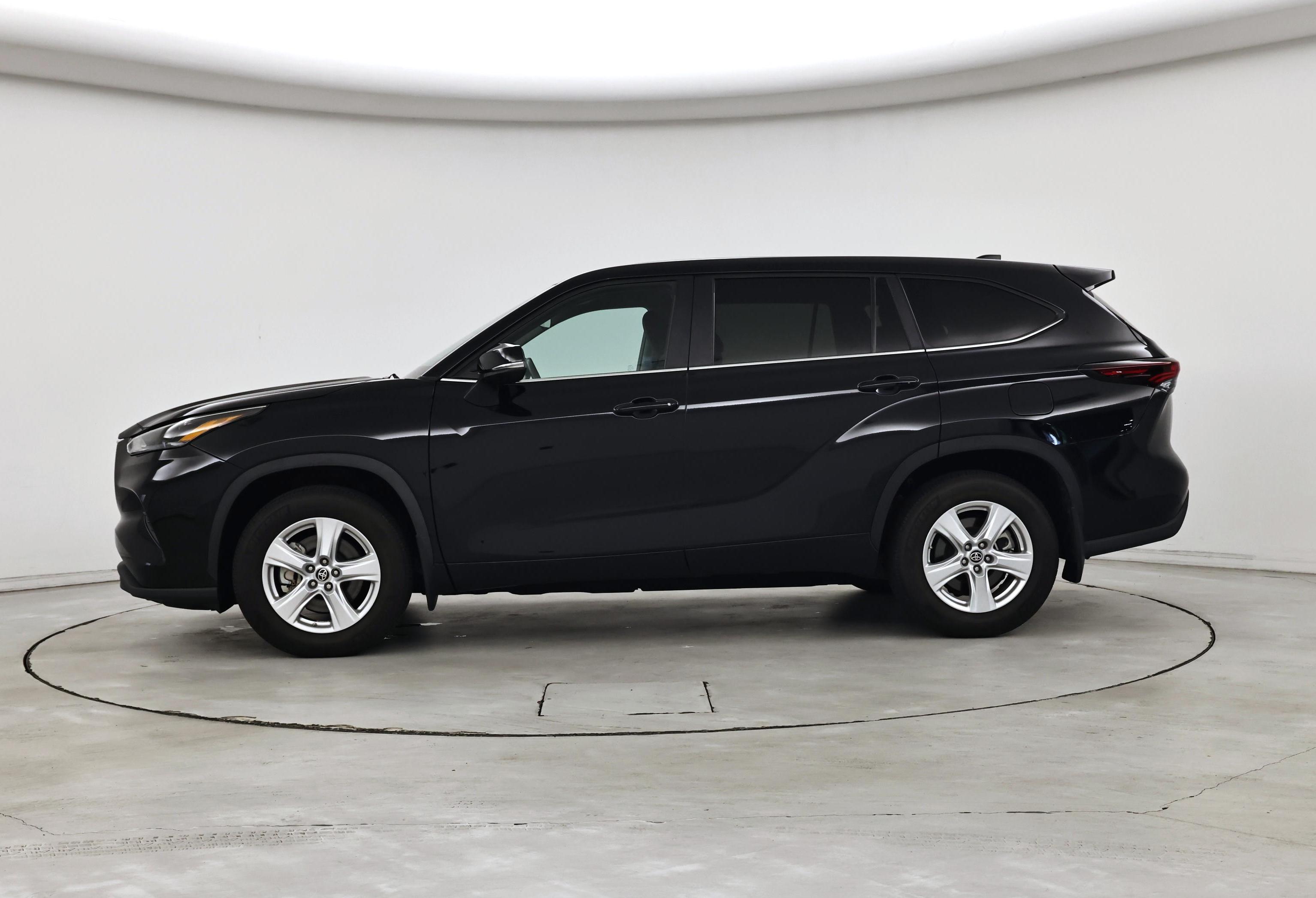 Thumbnail: 2024 Toyota Highlander - 3