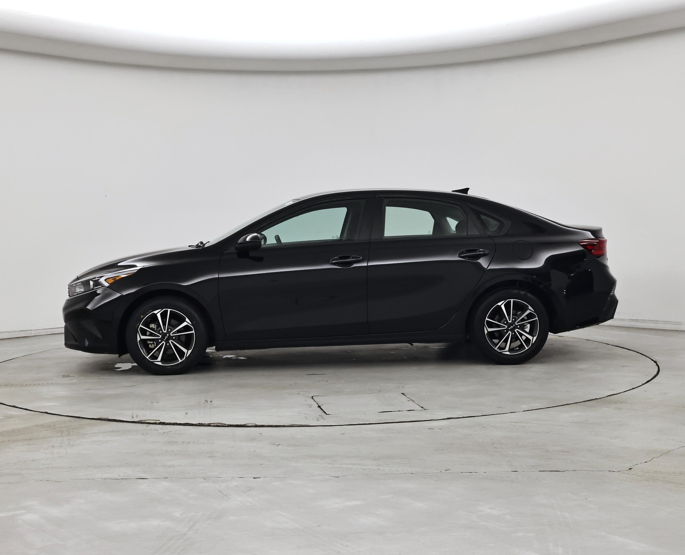 Thumbnail: 2023 Kia Forte - 3