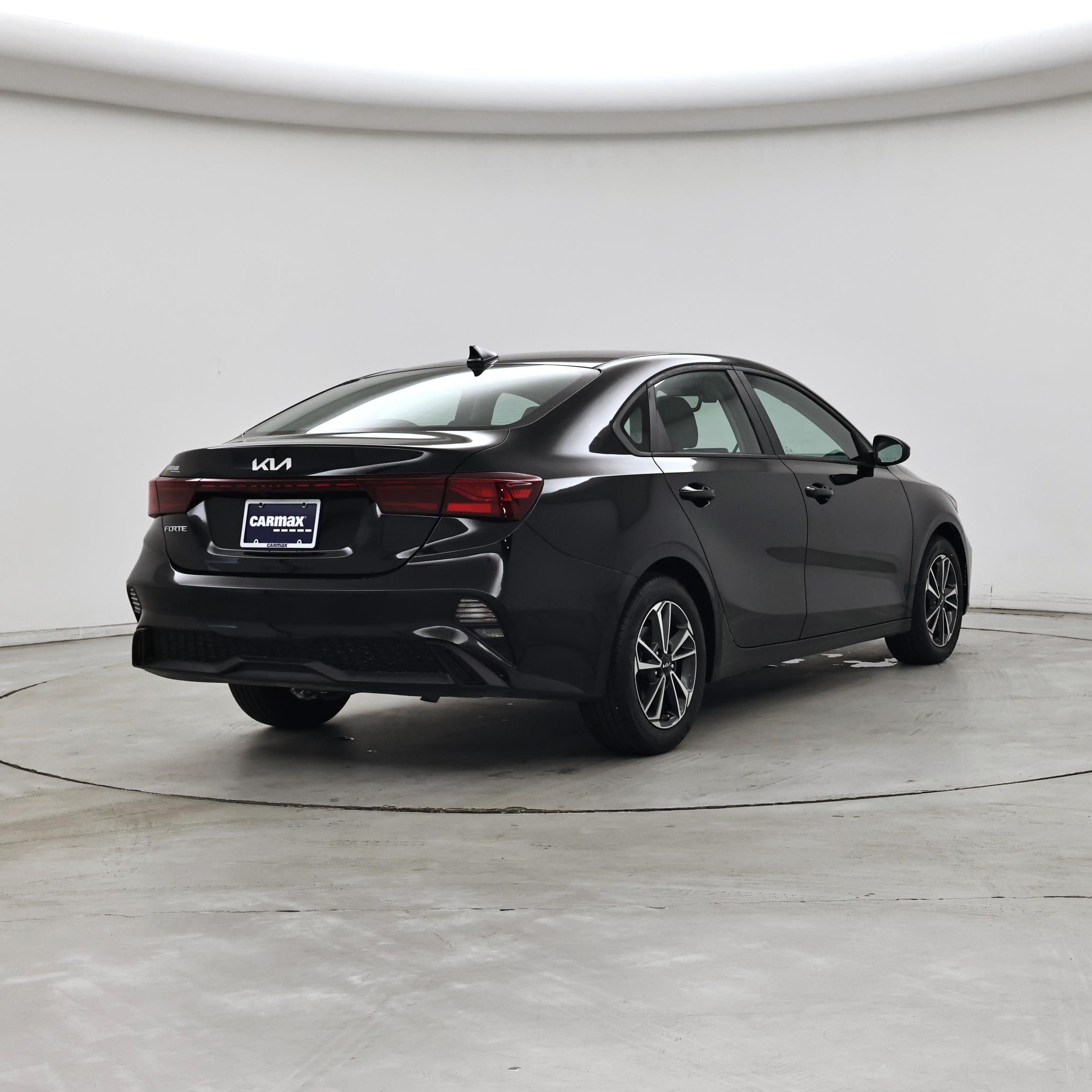 Thumbnail: 2023 Kia Forte - 8