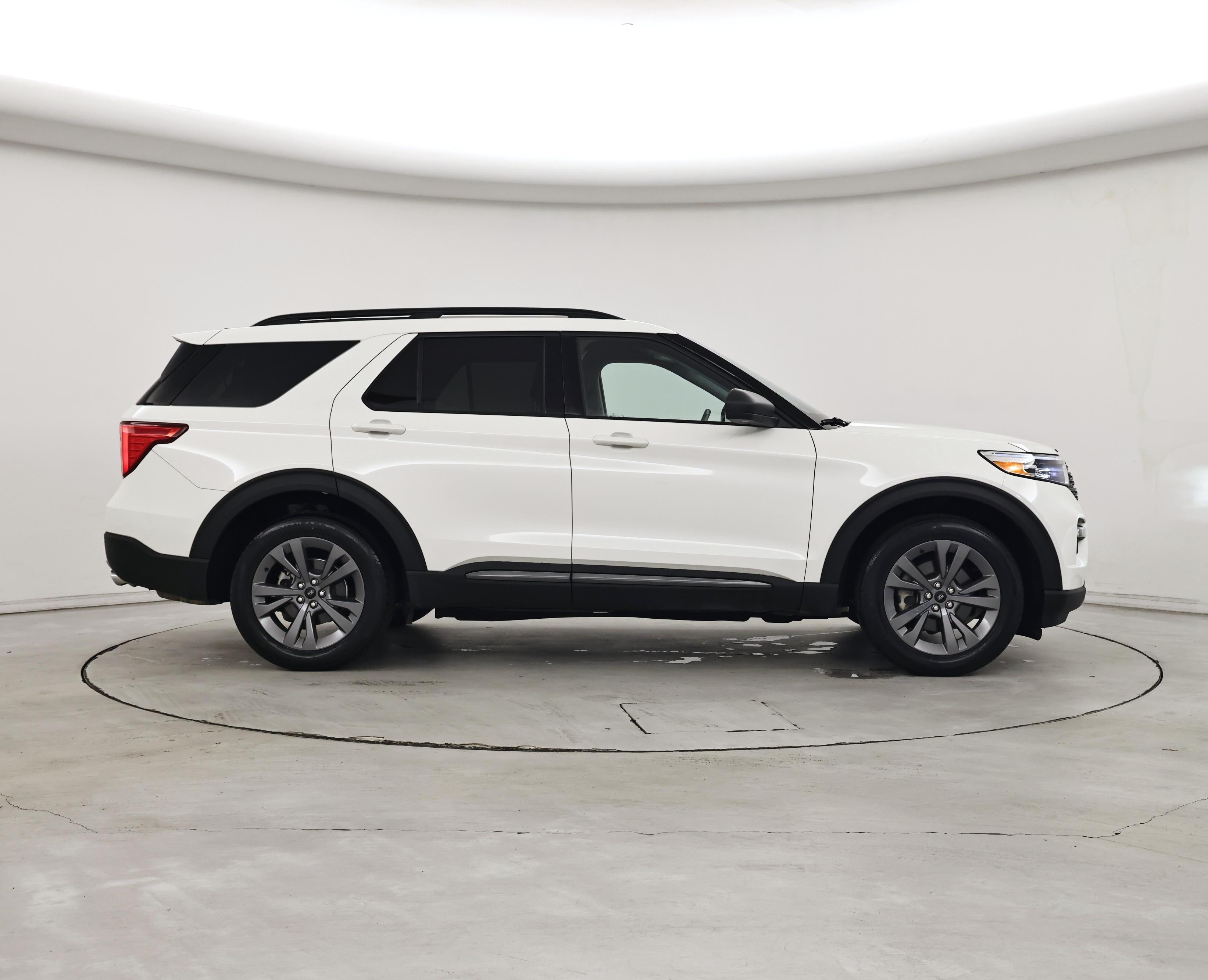 Thumbnail: 2021 Ford Explorer - 7