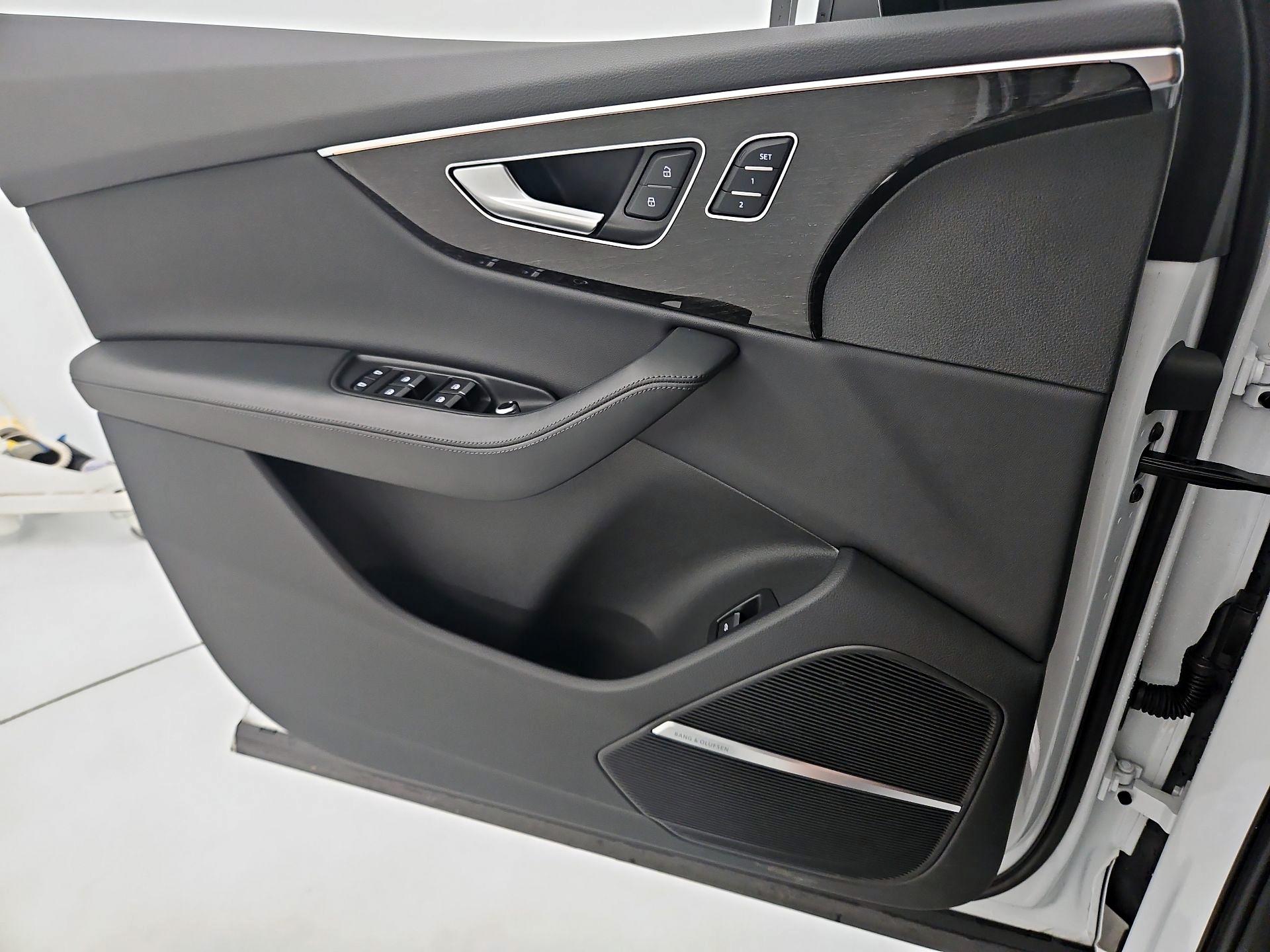 Thumbnail: 2022 Audi Q7 - 12