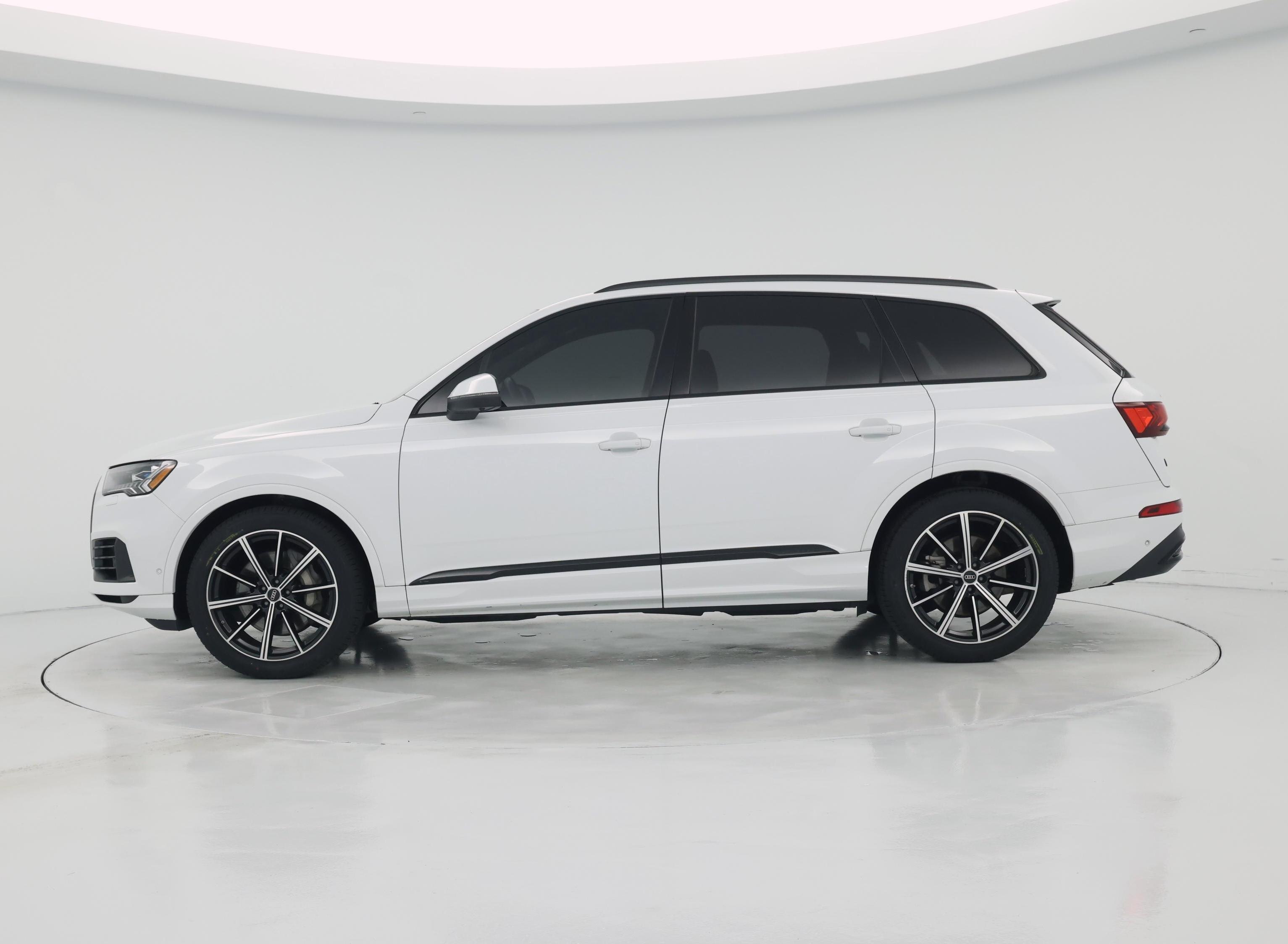Thumbnail: 2022 Audi Q7 - 3