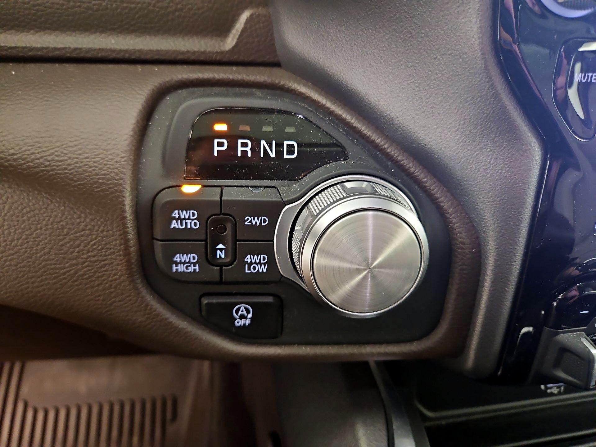 Thumbnail: 2025 RAM 1500 - 18