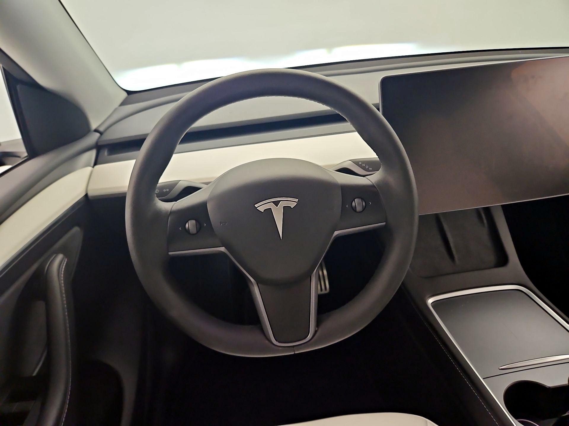 Thumbnail: 2023 Tesla Model Y - 10