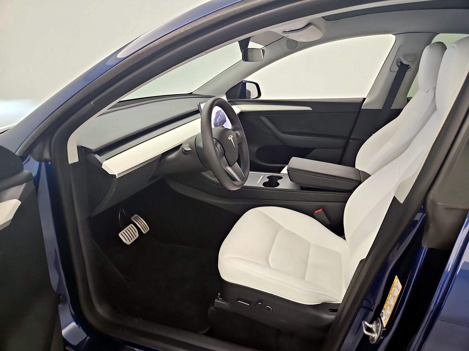Thumbnail: 2023 Tesla Model Y - 11