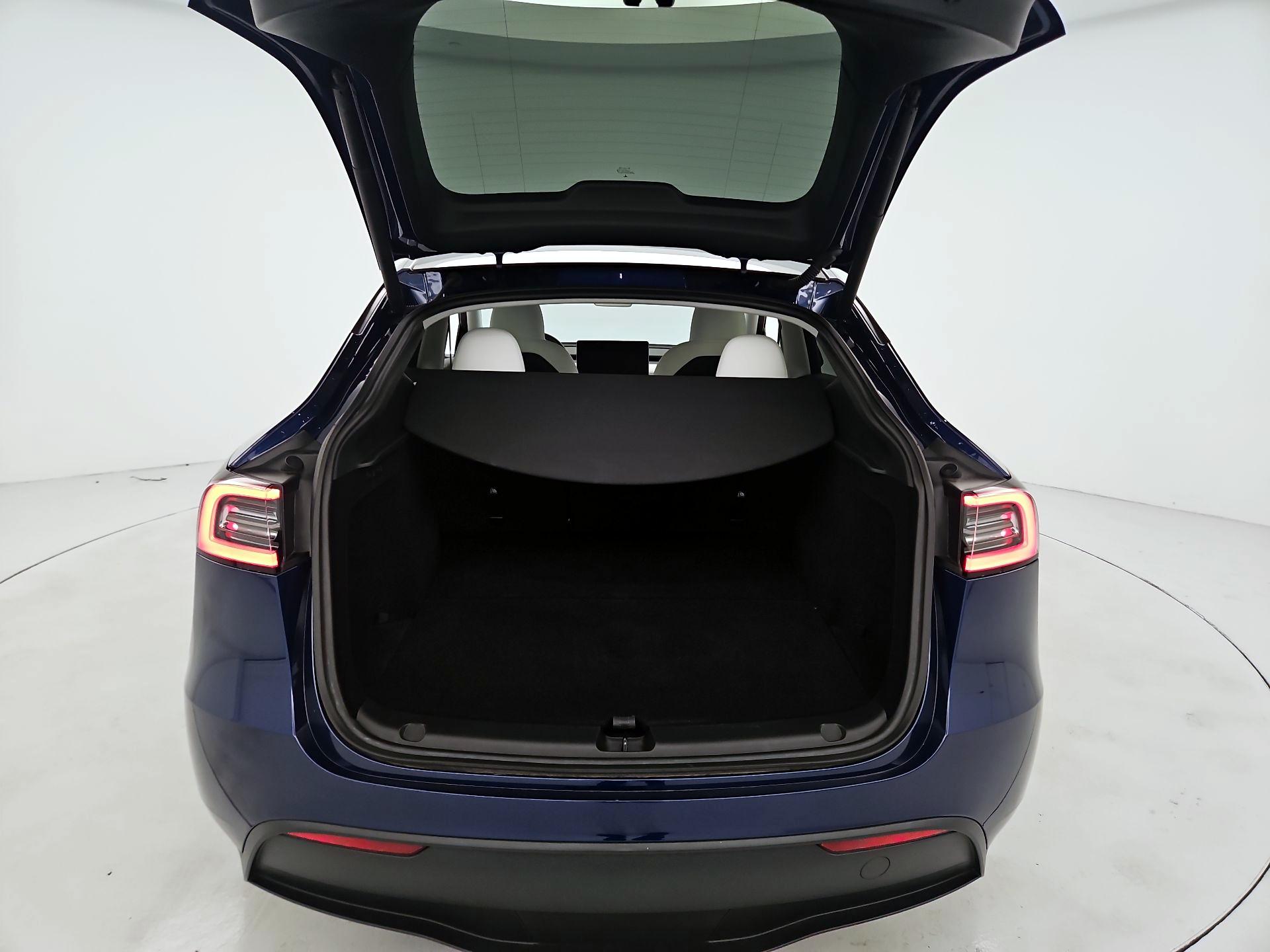 Thumbnail: 2023 Tesla Model Y - 19