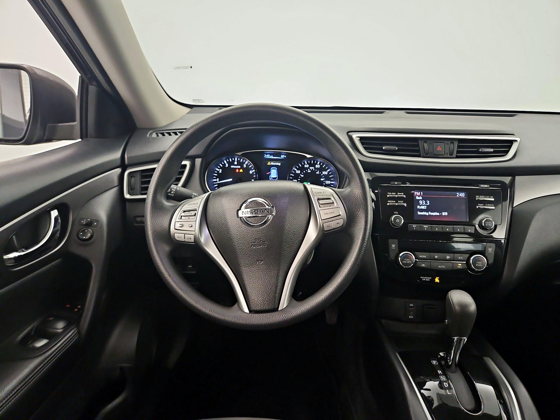 Thumbnail: 2016 Nissan Rogue - 10