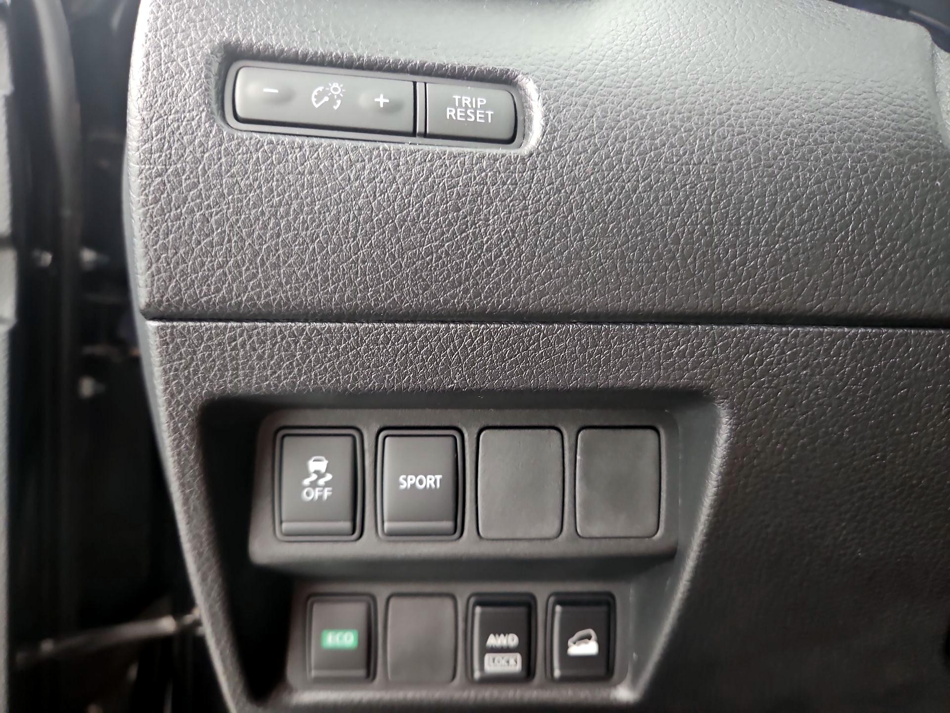 Thumbnail: 2016 Nissan Rogue - 13