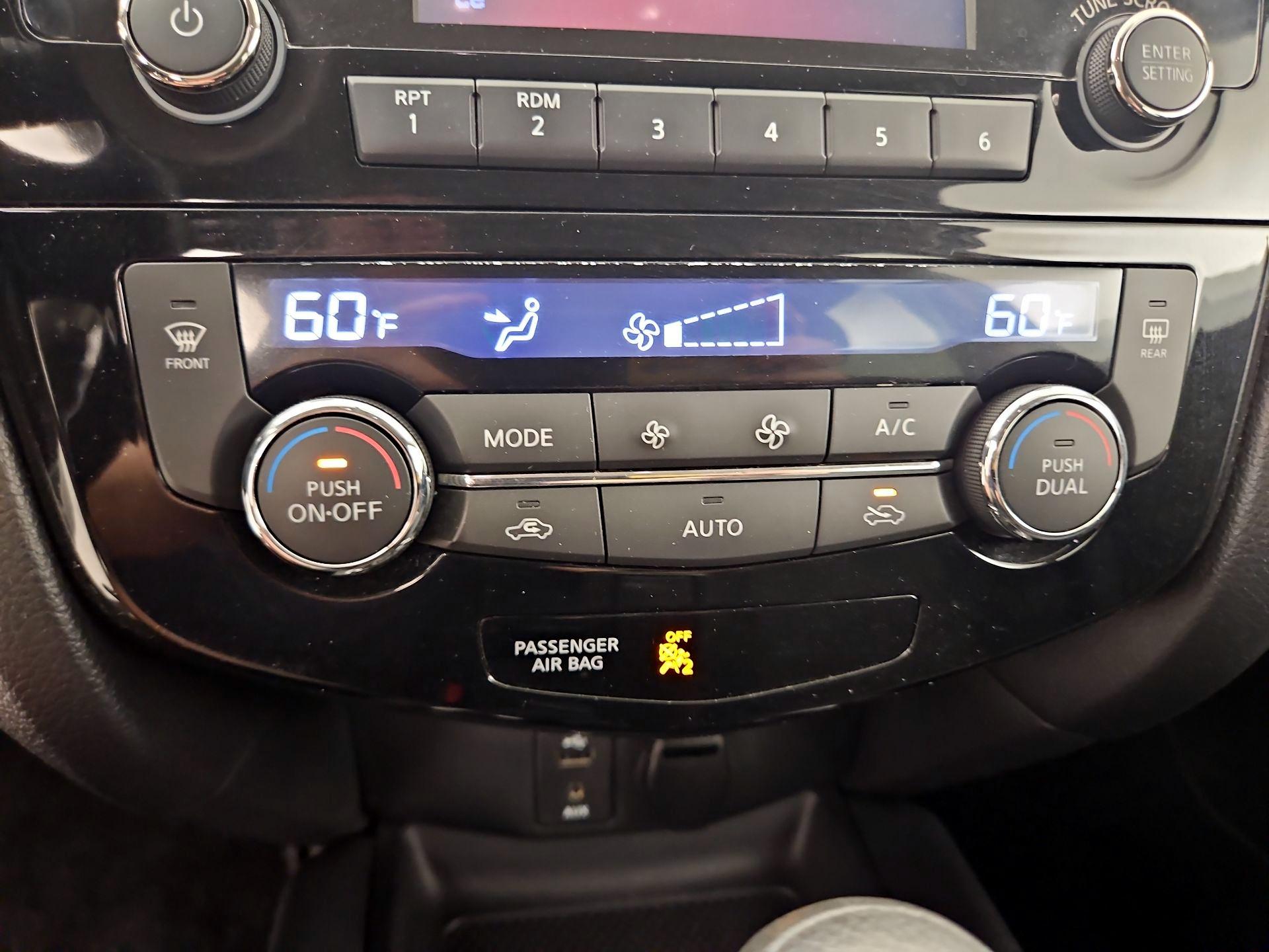 Thumbnail: 2016 Nissan Rogue - 16