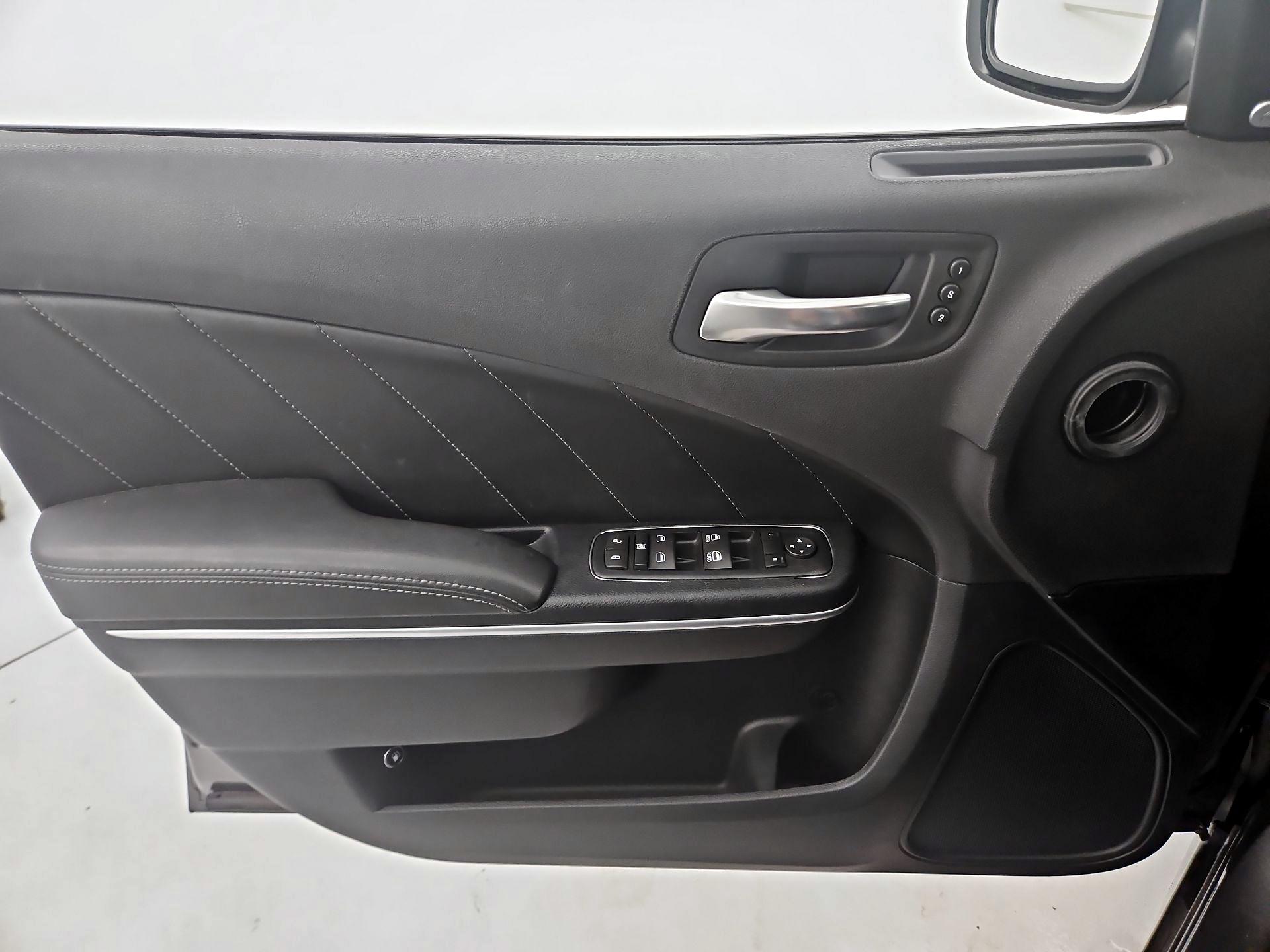 Thumbnail: 2015 Dodge Charger - 12