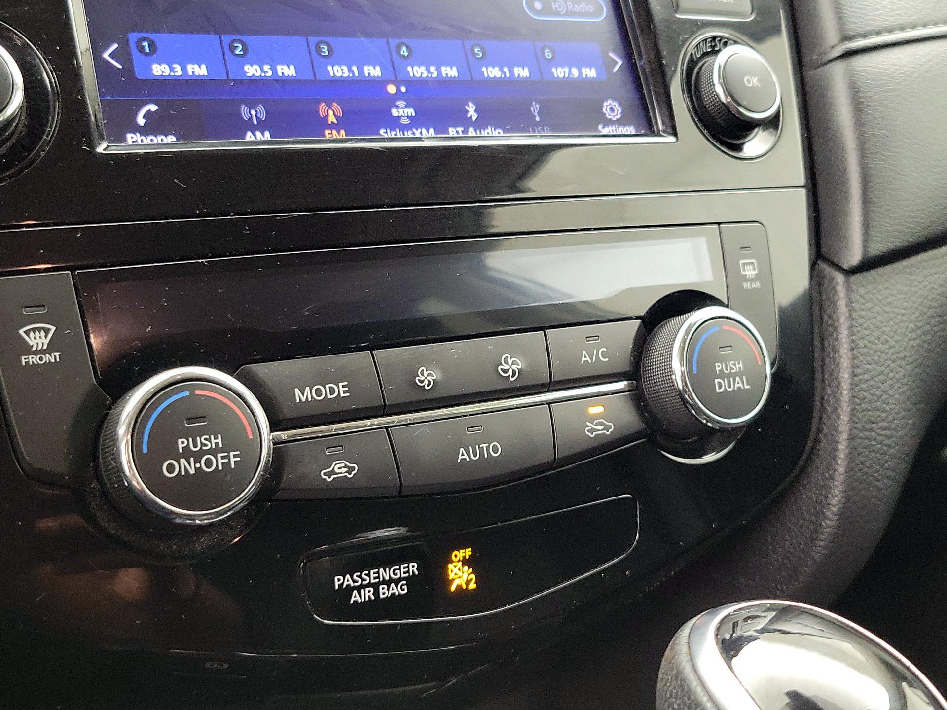 Thumbnail: 2019 Nissan Rogue - 17