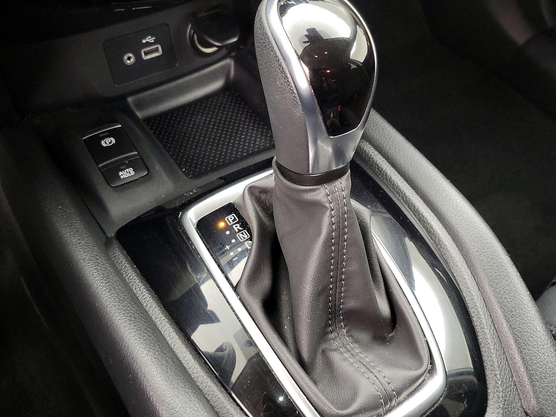 Thumbnail: 2019 Nissan Rogue - 18