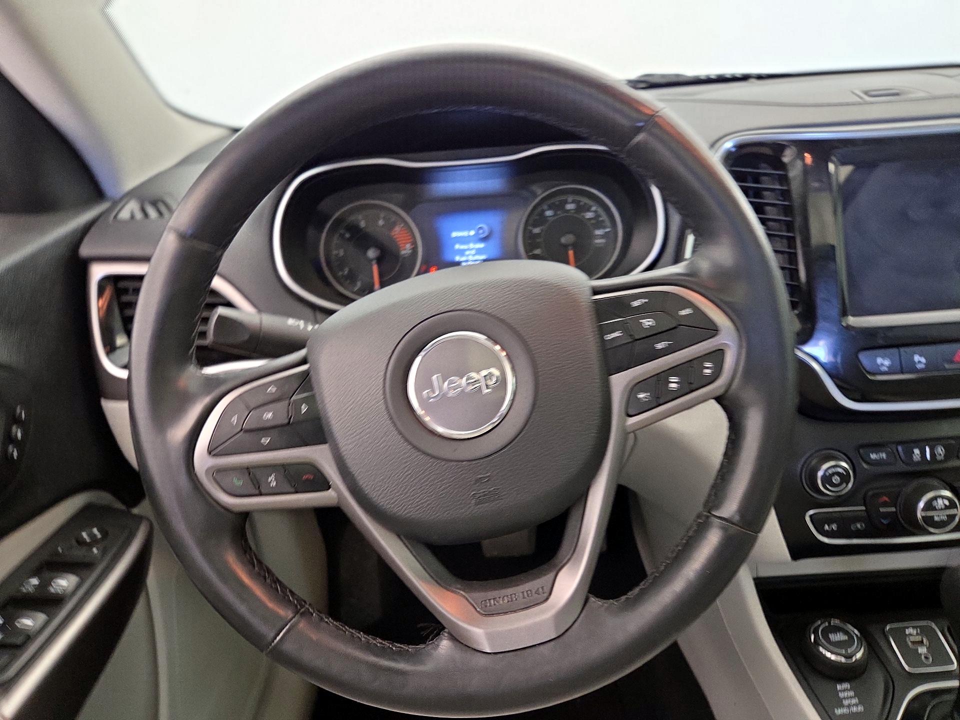 Thumbnail: 2021 Jeep Cherokee - 10