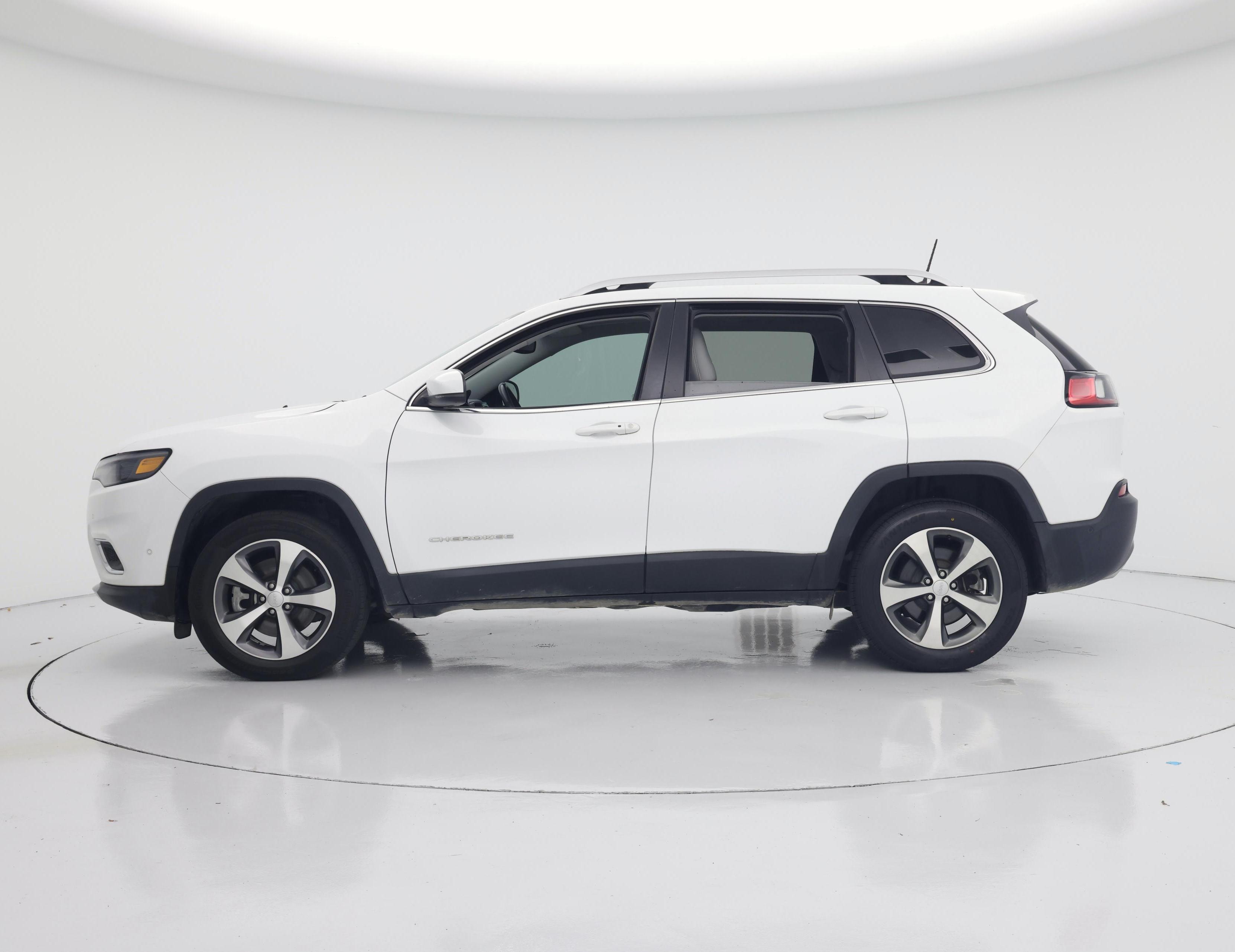 Thumbnail: 2021 Jeep Cherokee - 3