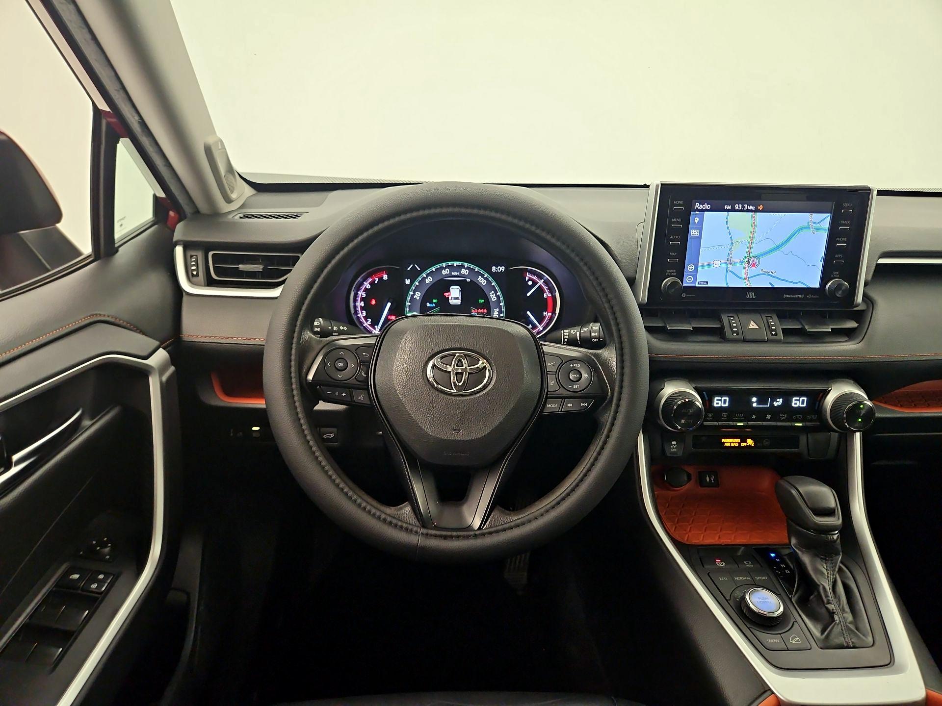 Thumbnail: 2019 Toyota RAV4 - 10