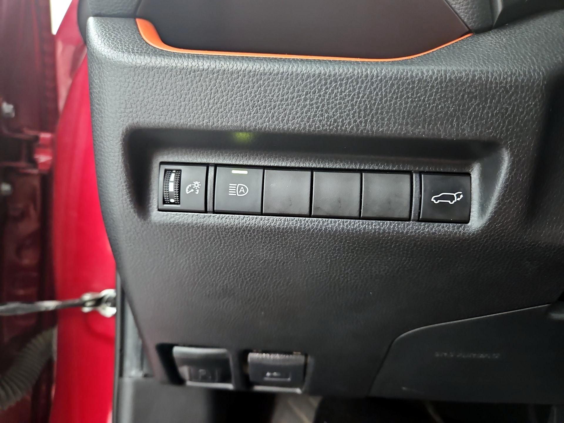 Thumbnail: 2019 Toyota RAV4 - 13
