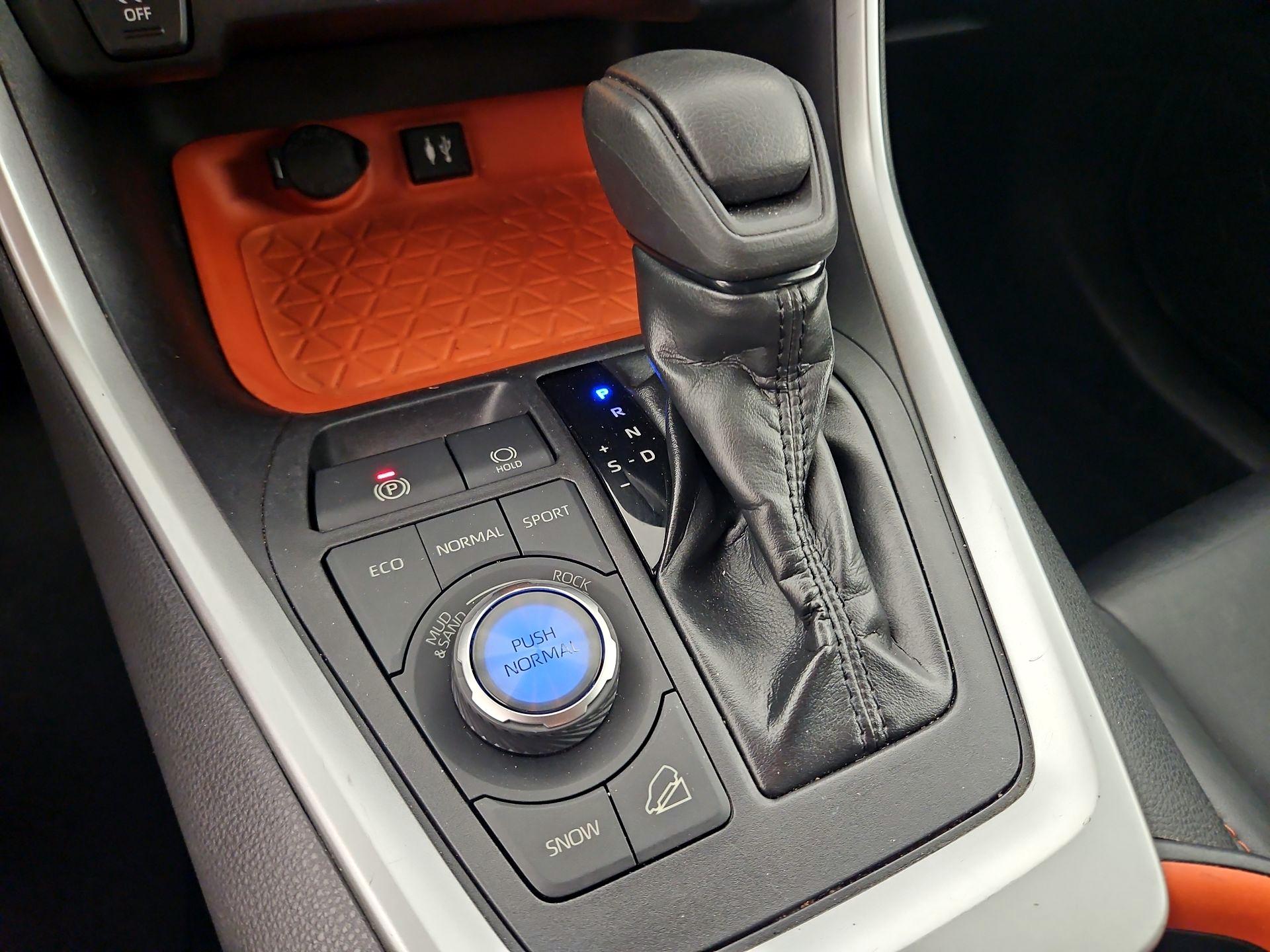 Thumbnail: 2019 Toyota RAV4 - 18