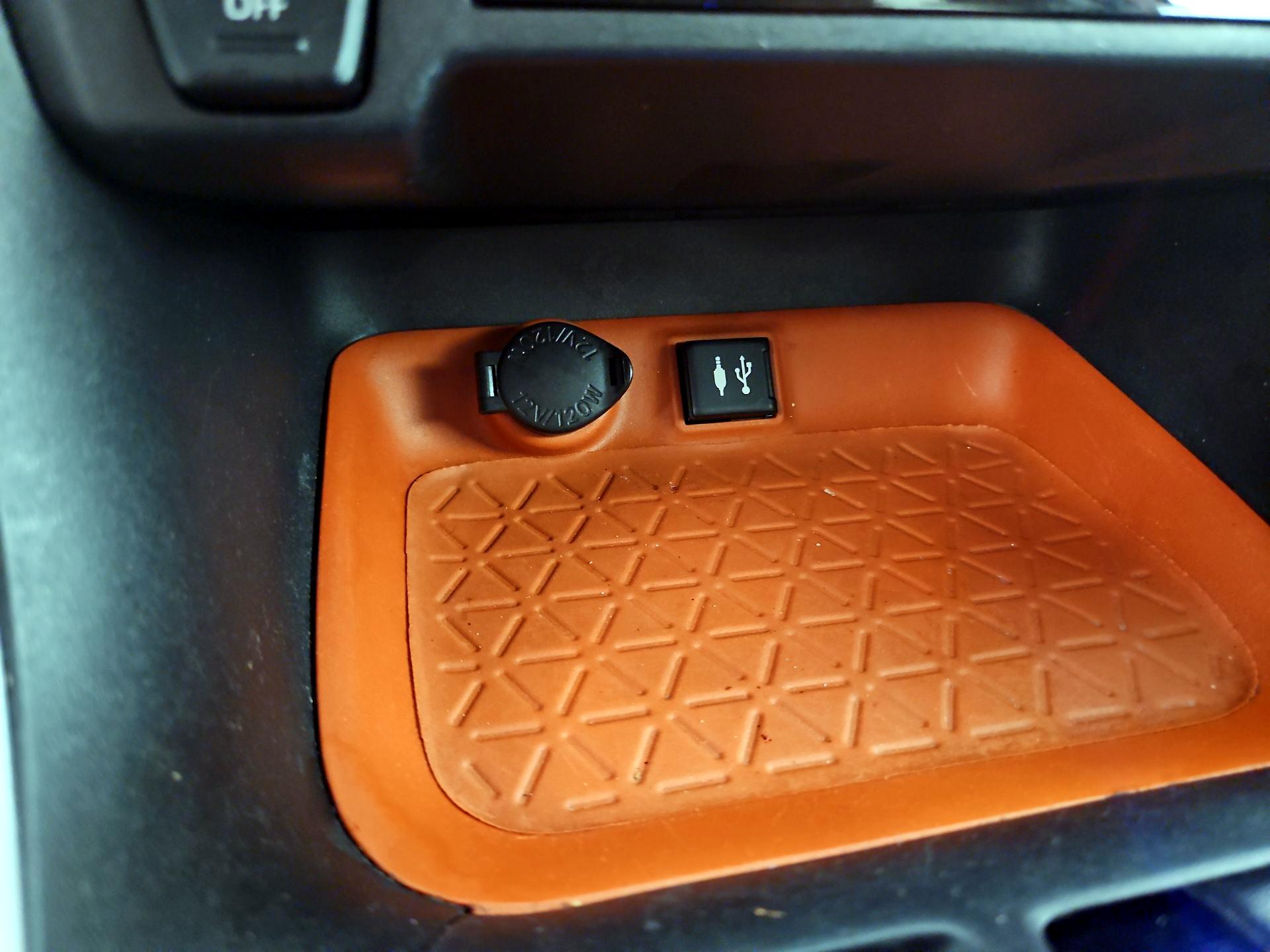 Thumbnail: 2019 Toyota RAV4 - 19