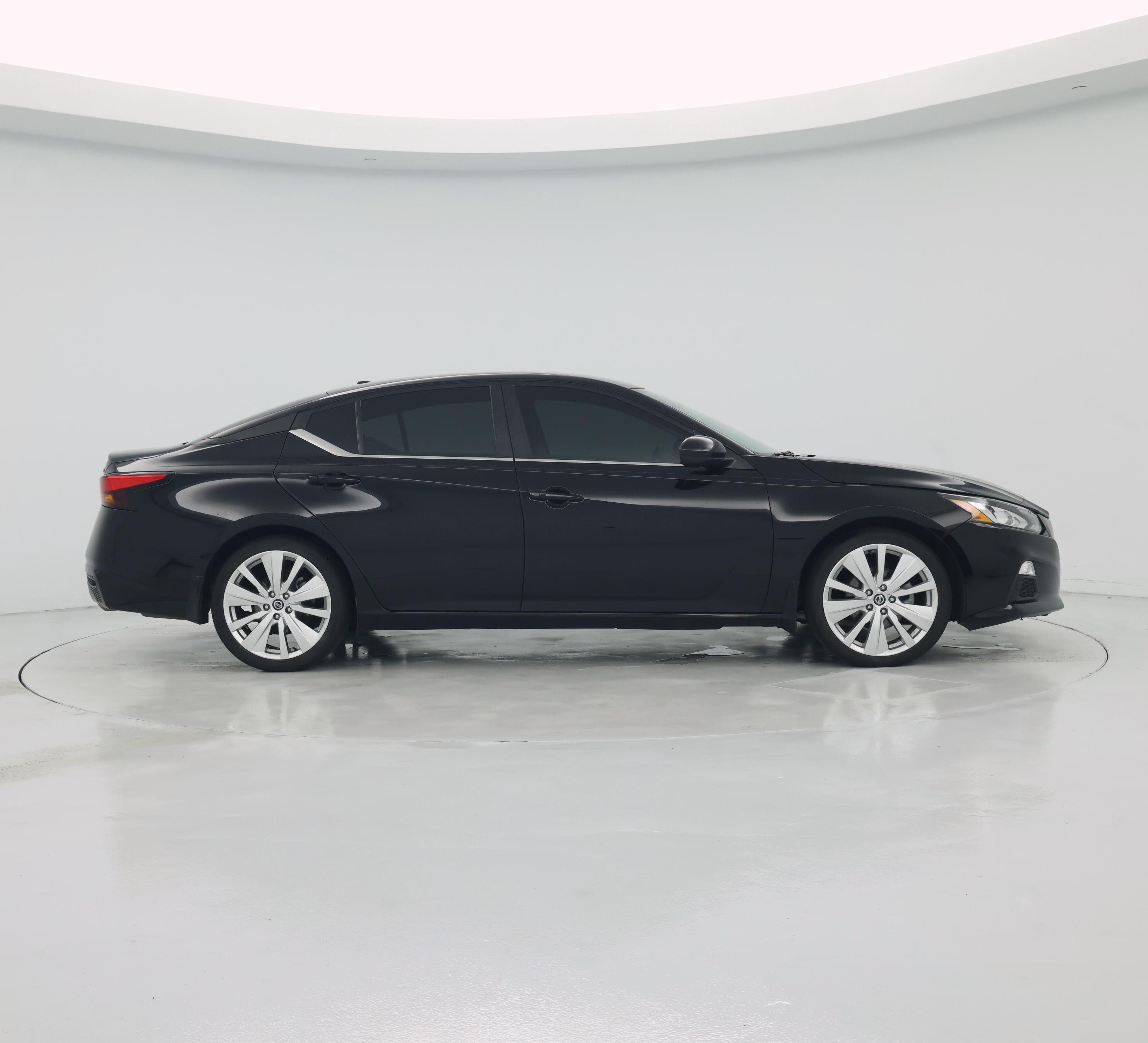 Thumbnail: 2020 Nissan Altima - 7