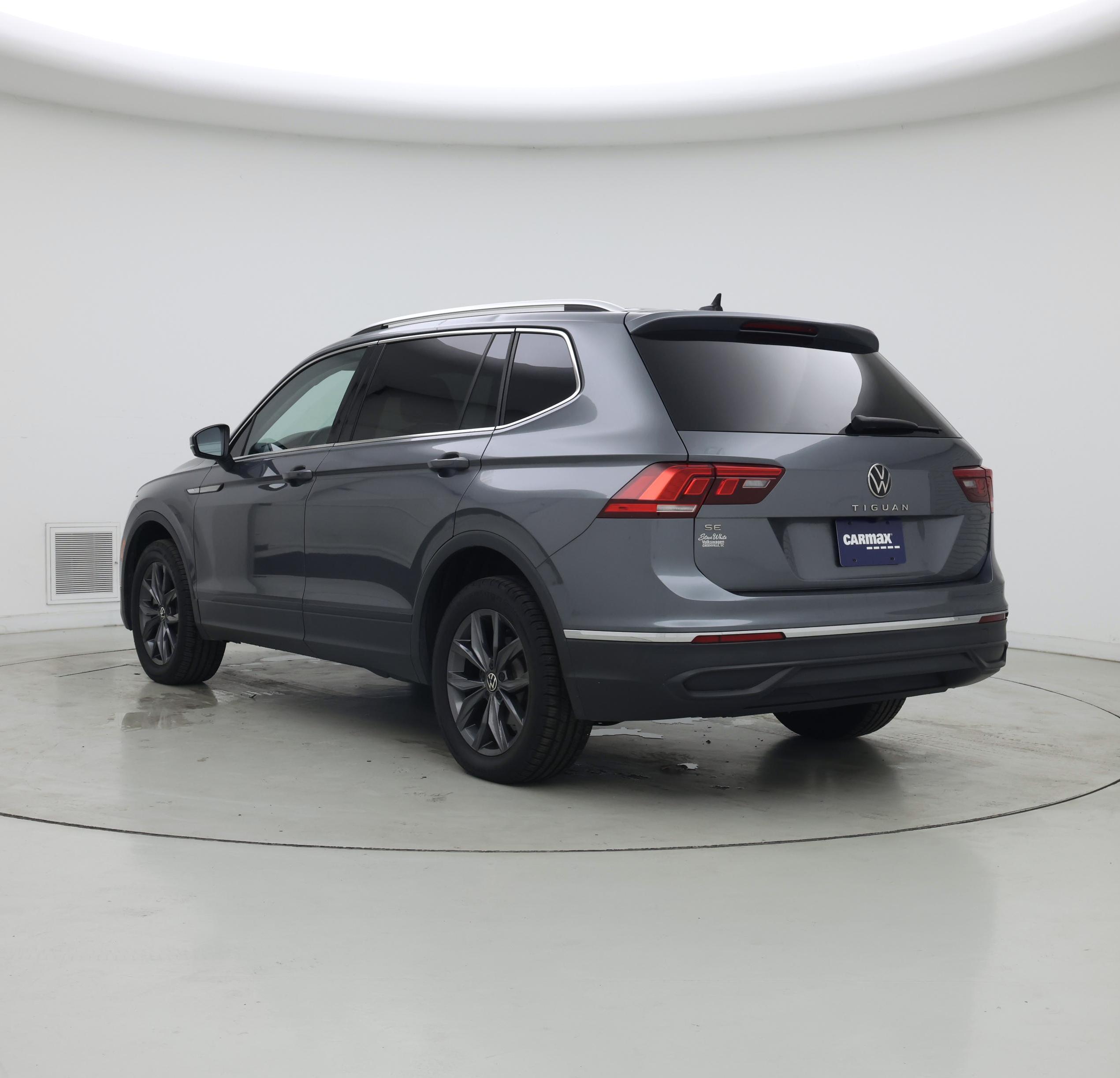 Thumbnail: 2022 Volkswagen Tiguan - 2