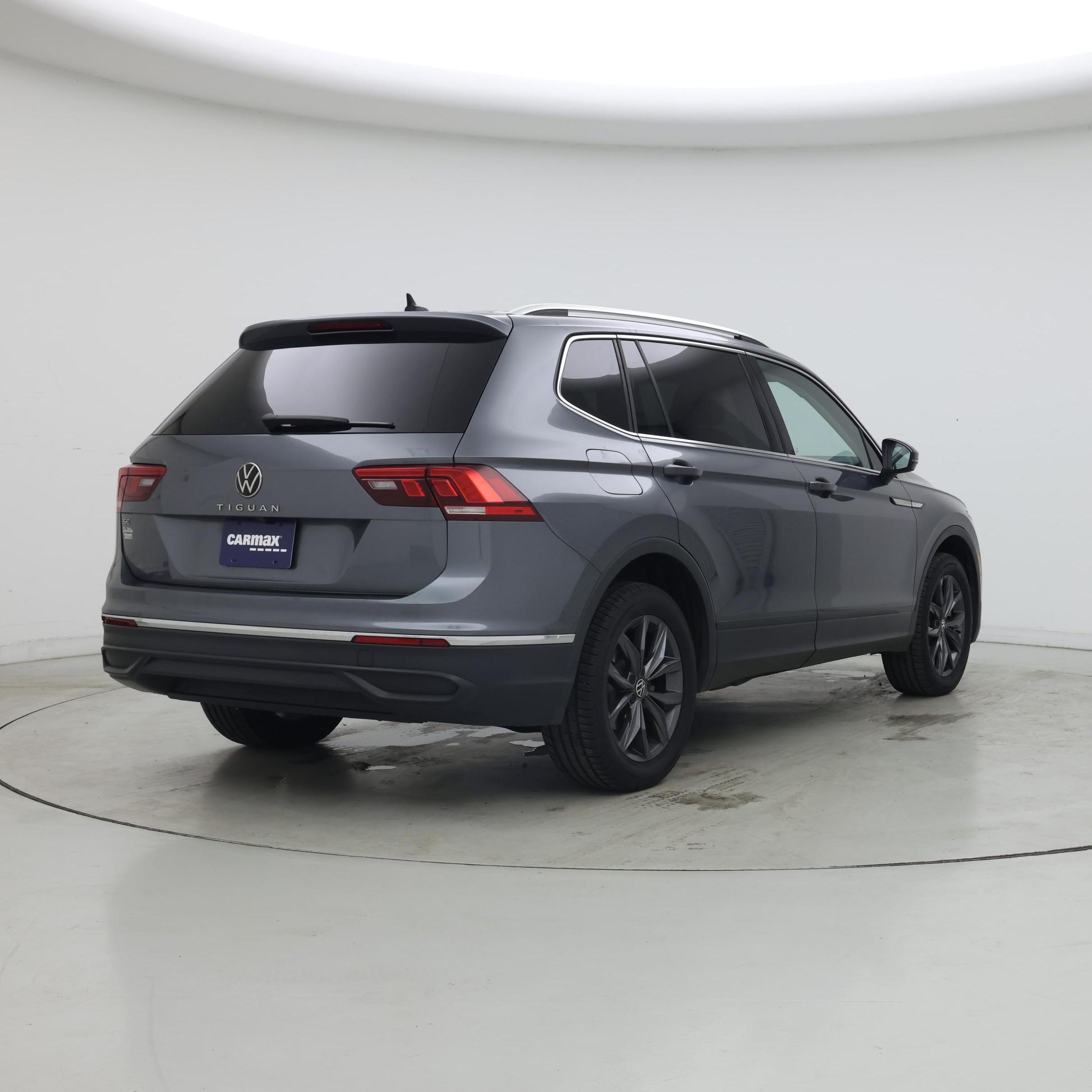 Thumbnail: 2022 Volkswagen Tiguan - 8