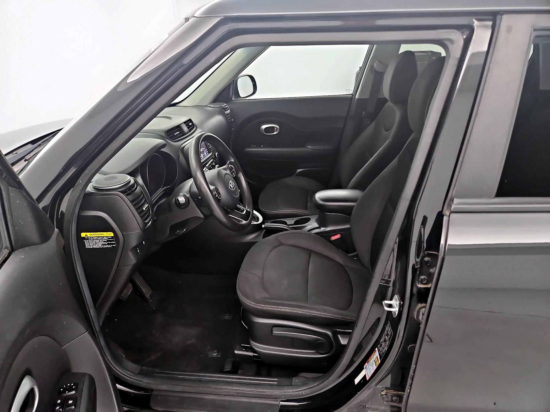 Thumbnail: 2017 Kia Soul - 11
