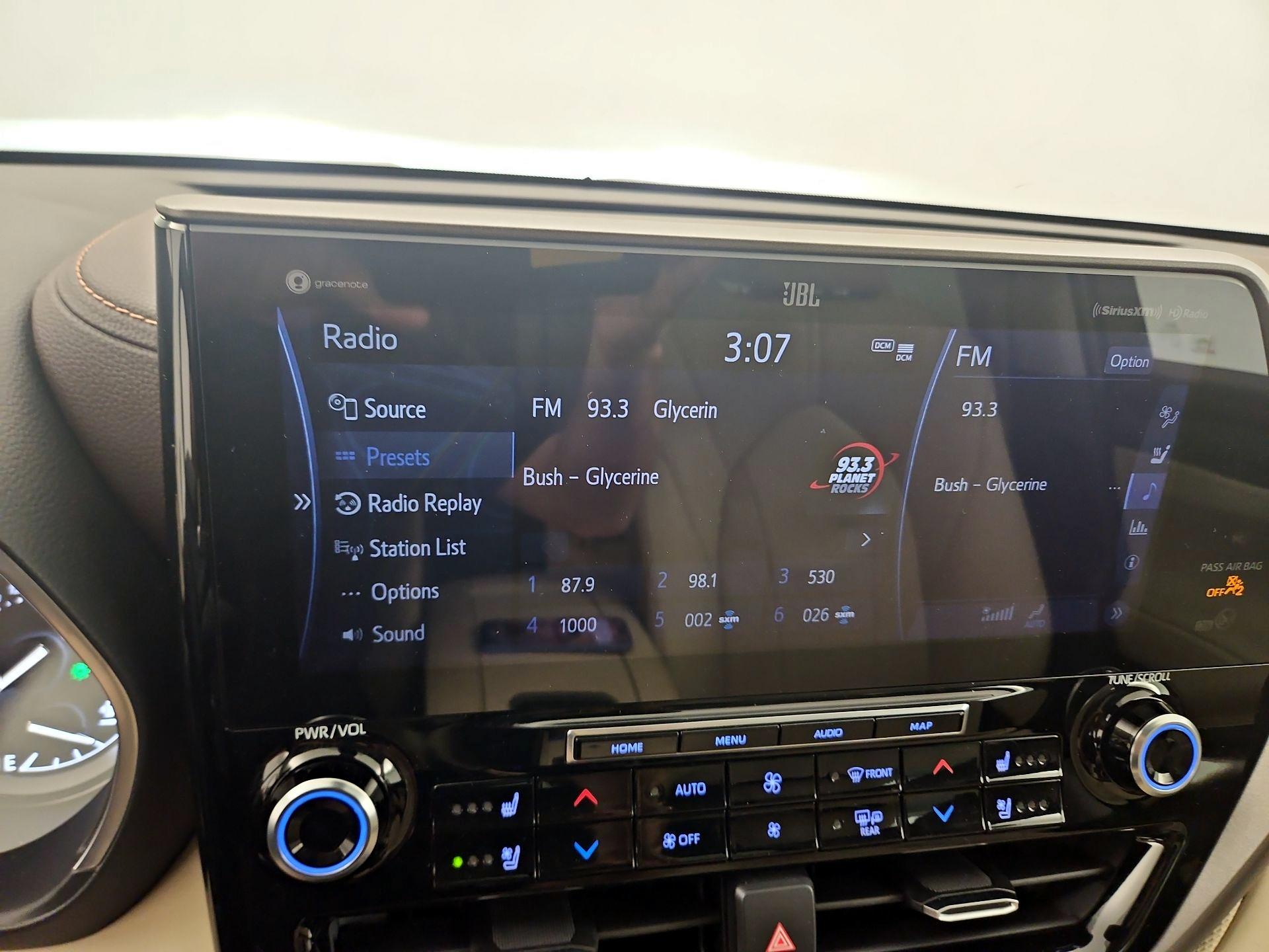 Thumbnail: 2020 Toyota Highlander - 16
