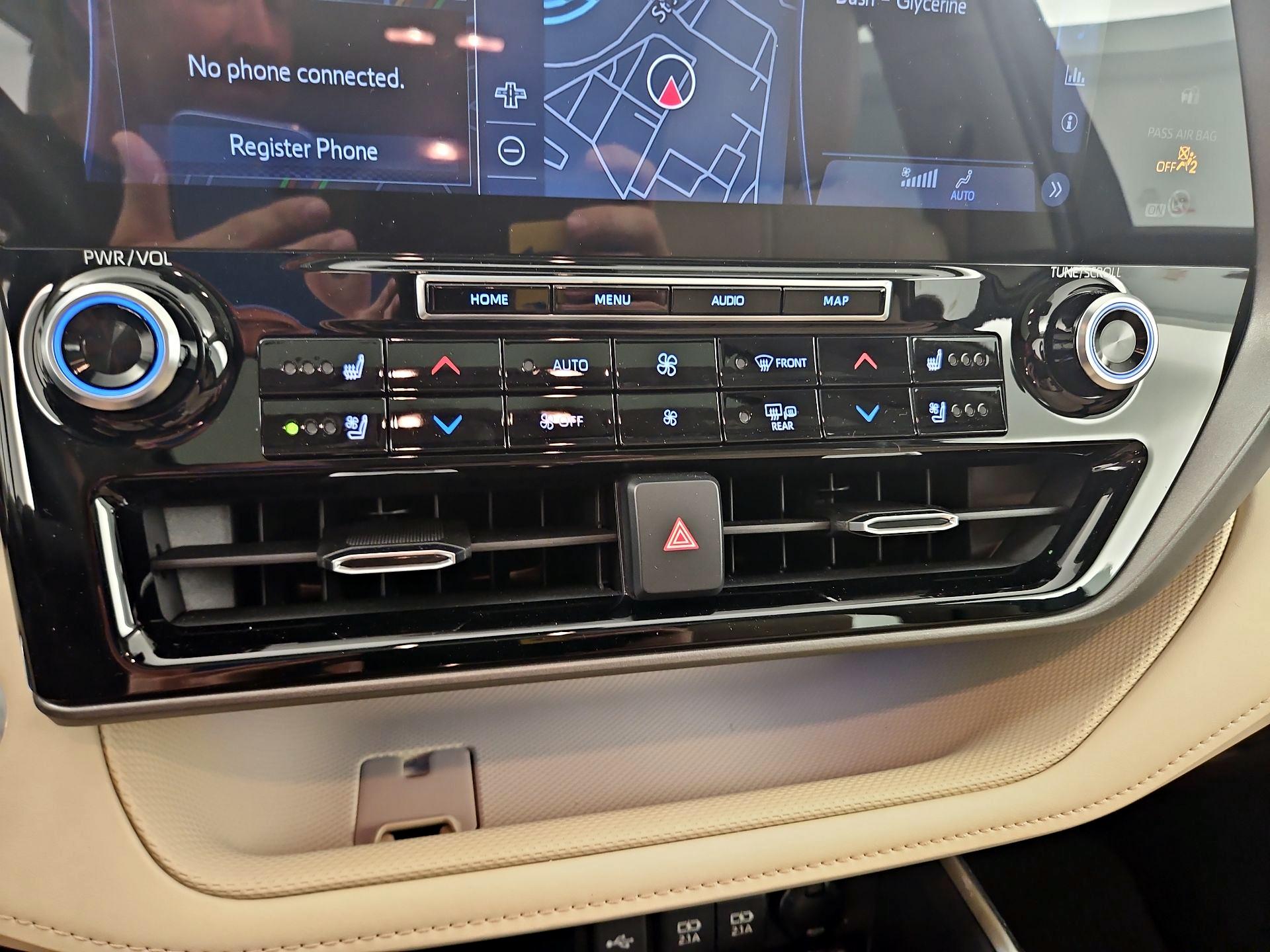 Thumbnail: 2020 Toyota Highlander - 17