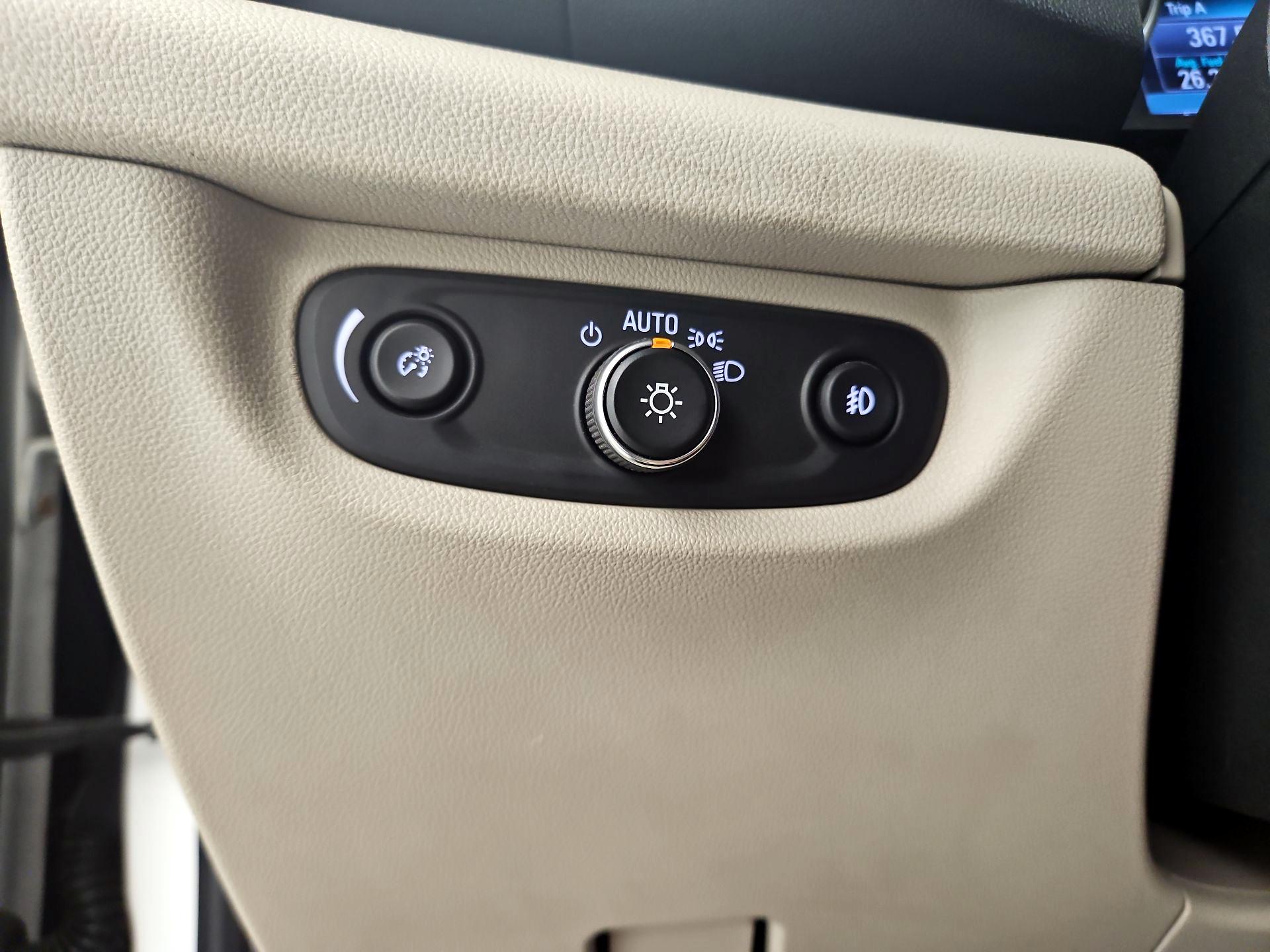 Thumbnail: 2018 Buick Regal - 13