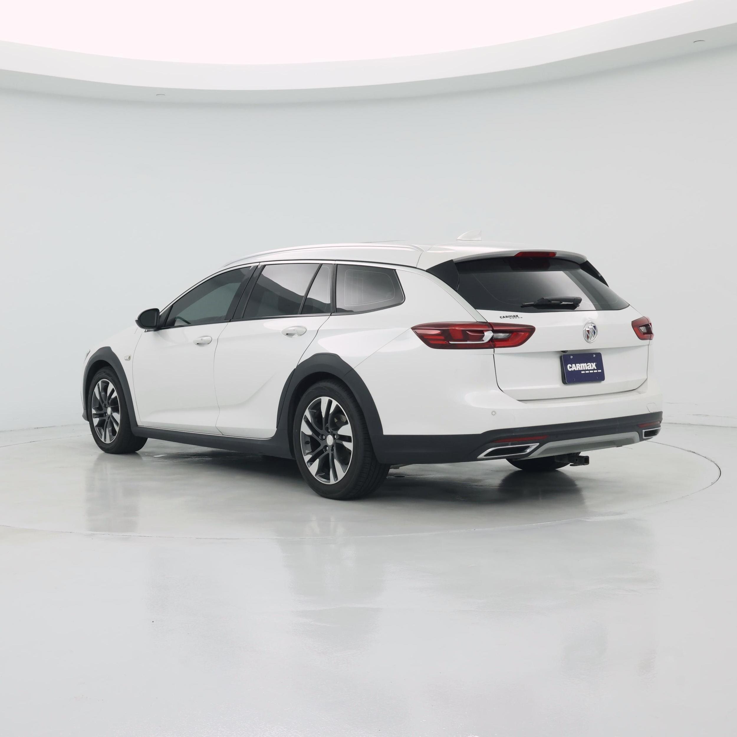 Thumbnail: 2018 Buick Regal - 2