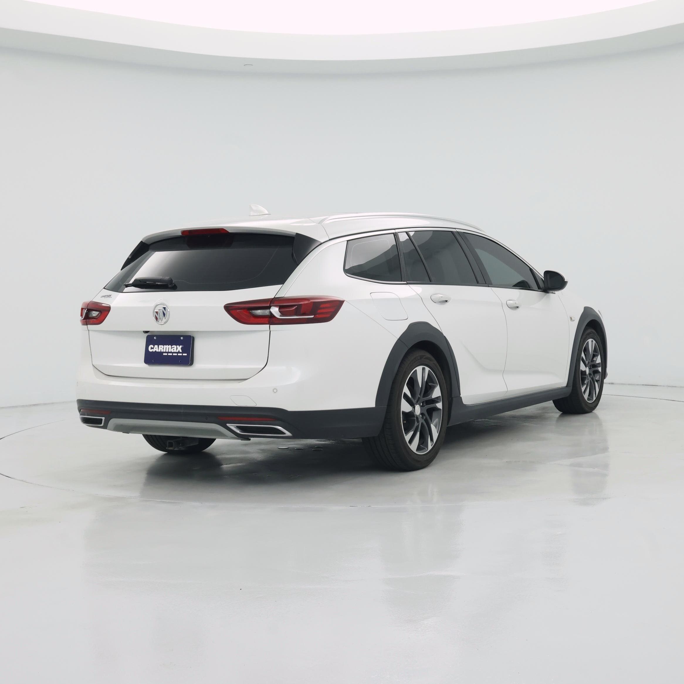 Thumbnail: 2018 Buick Regal - 8