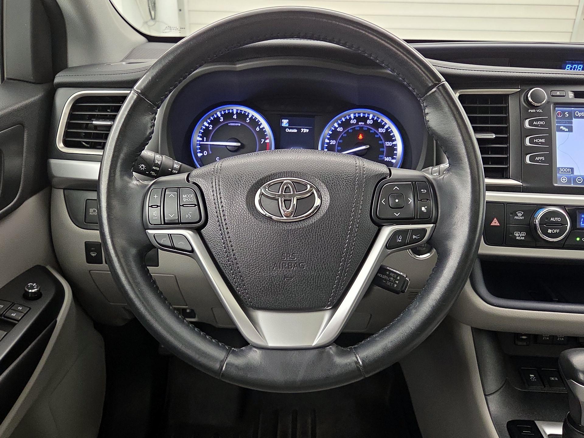 Thumbnail: 2018 Toyota Highlander - 10
