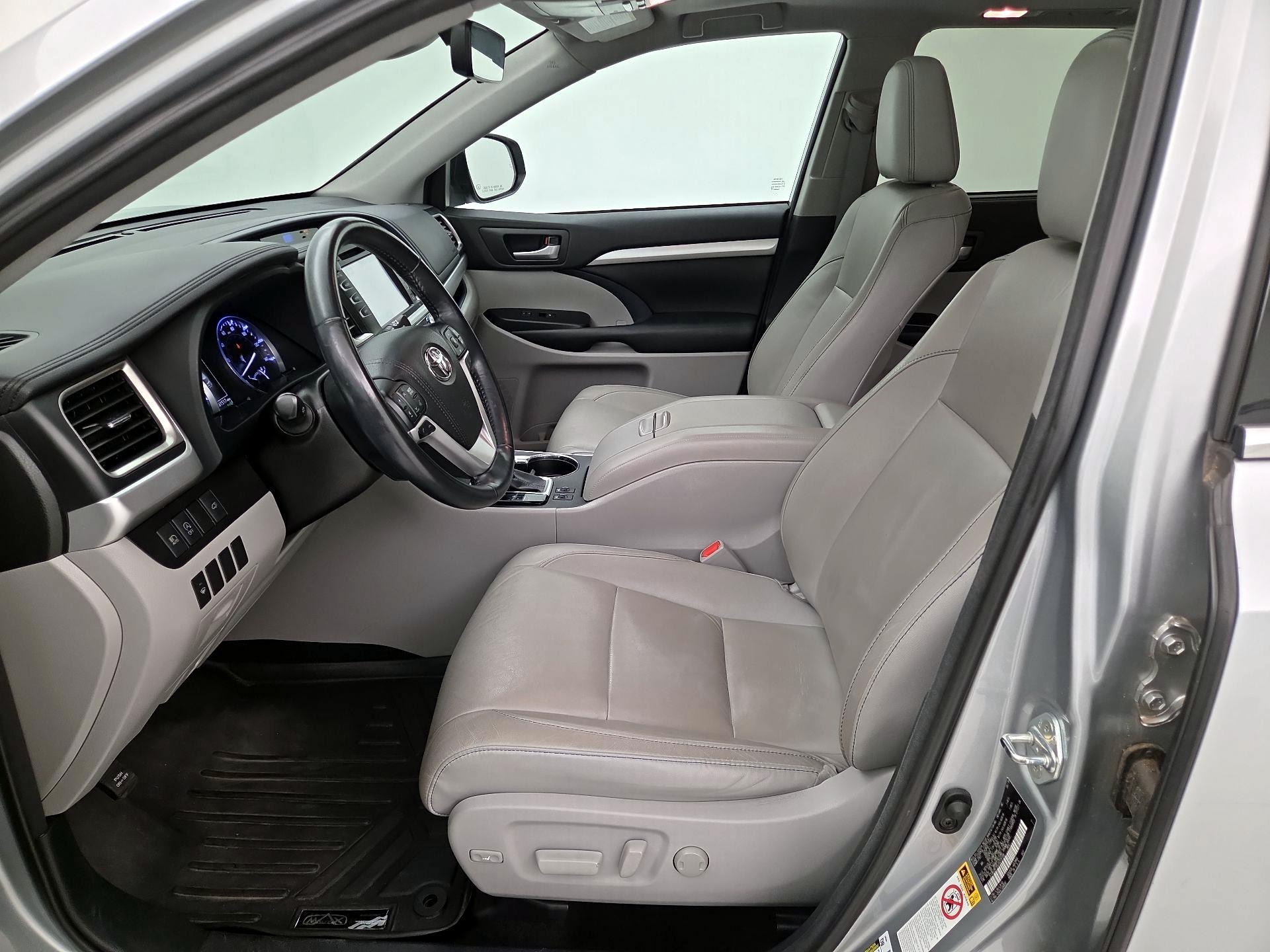 Thumbnail: 2018 Toyota Highlander - 11