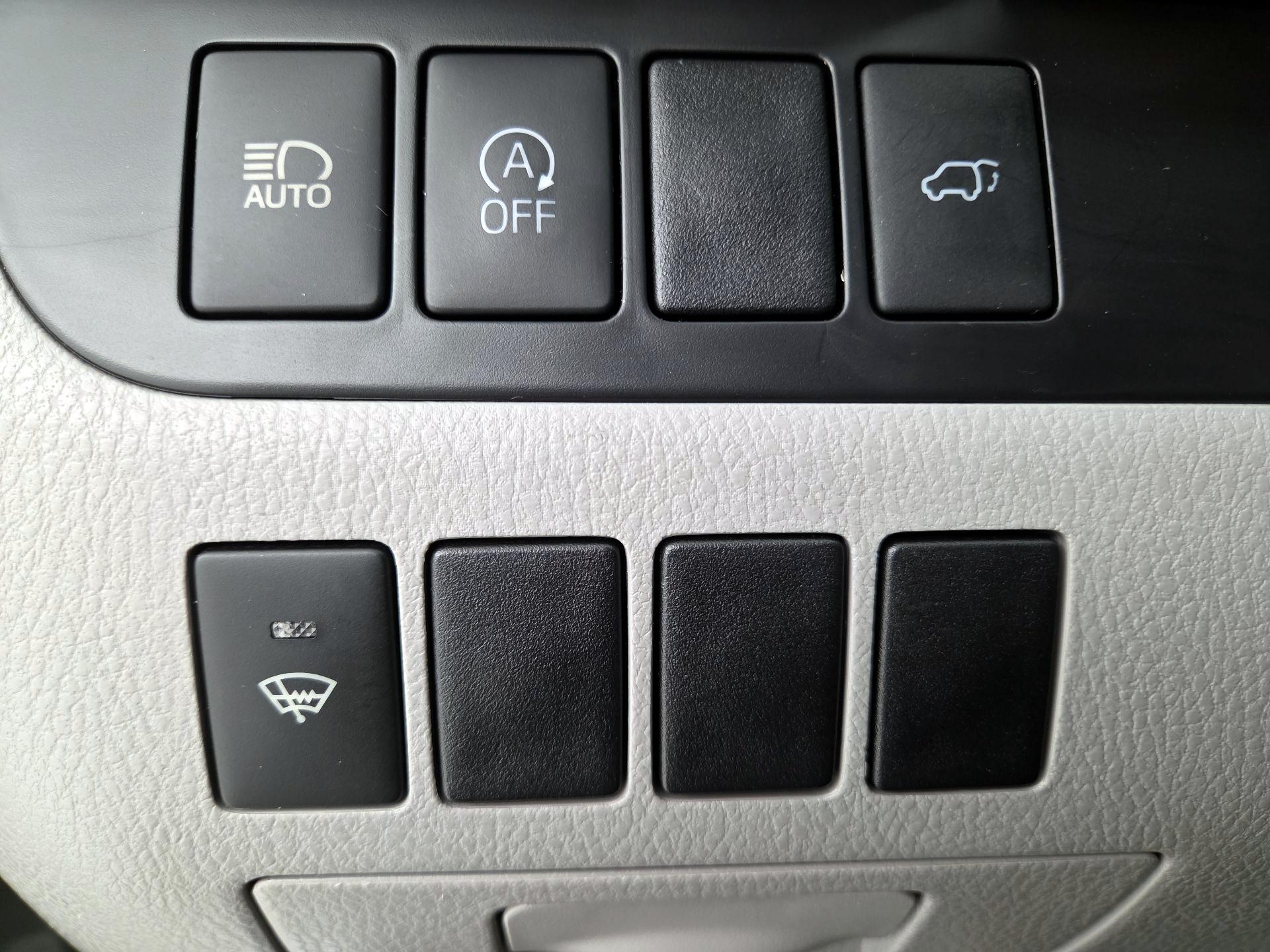 Thumbnail: 2018 Toyota Highlander - 13