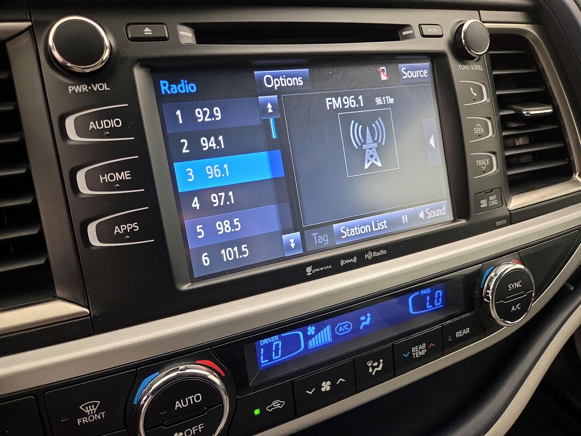 Thumbnail: 2018 Toyota Highlander - 16