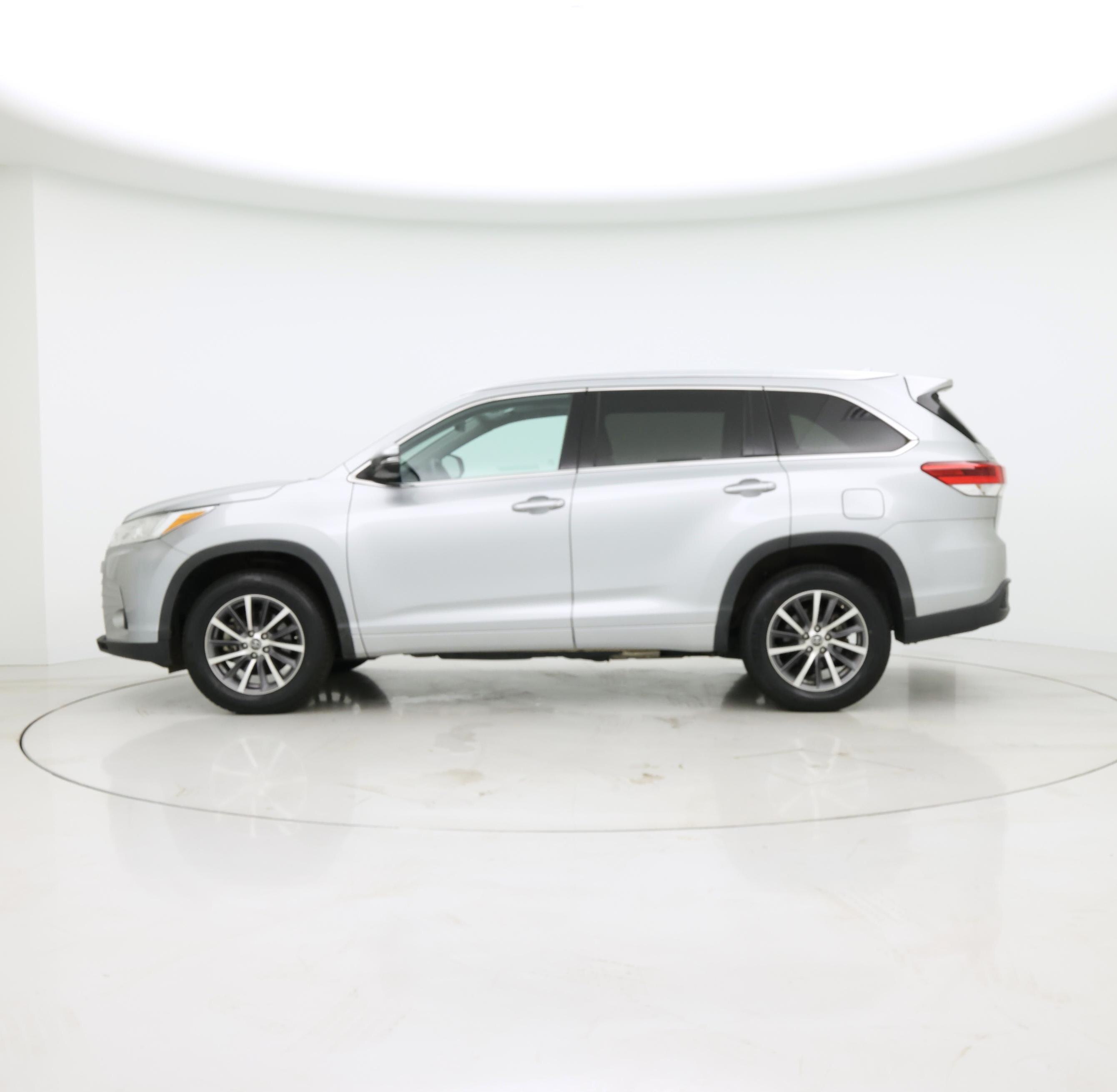 Thumbnail: 2018 Toyota Highlander - 3