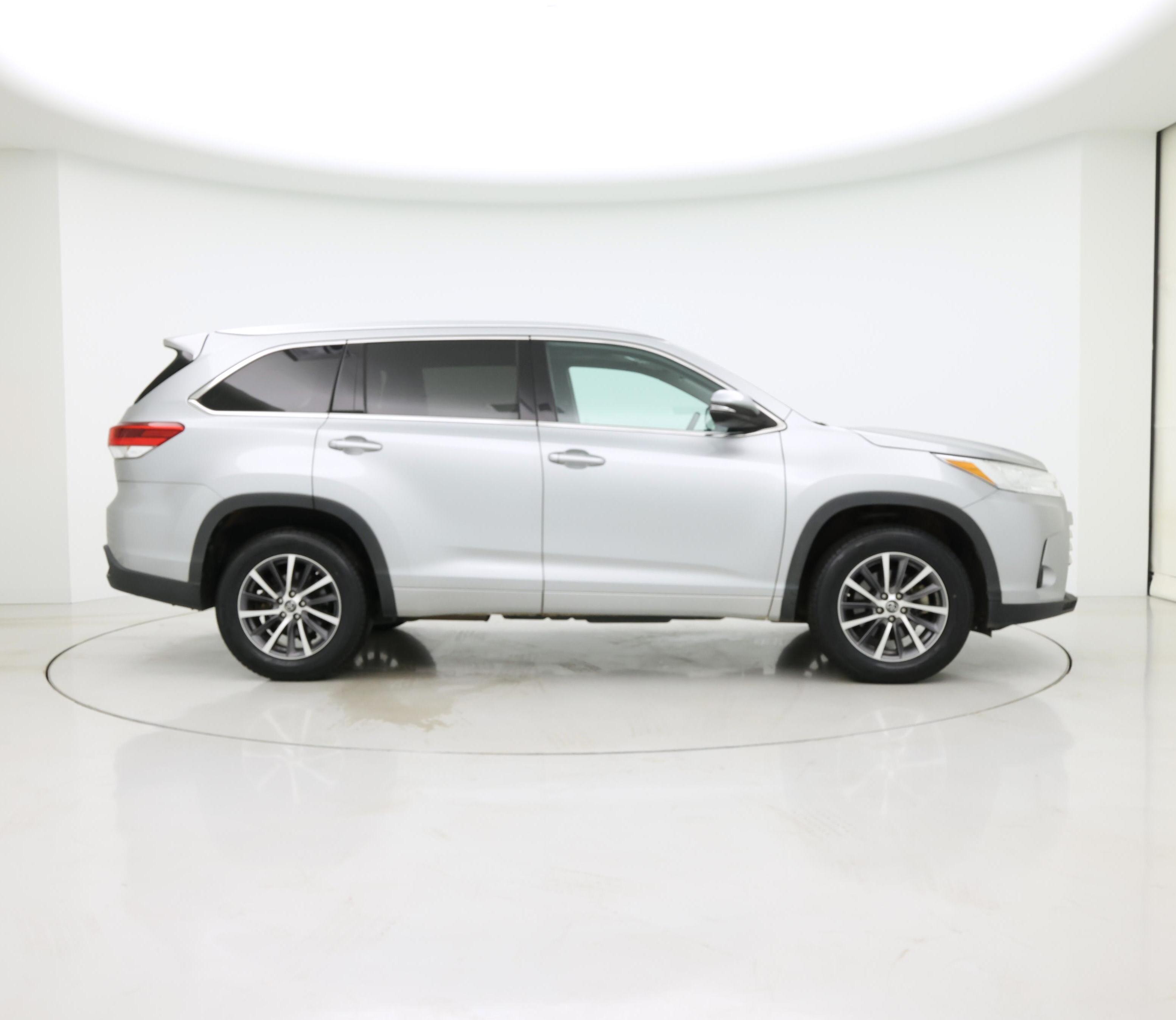 Thumbnail: 2018 Toyota Highlander - 7