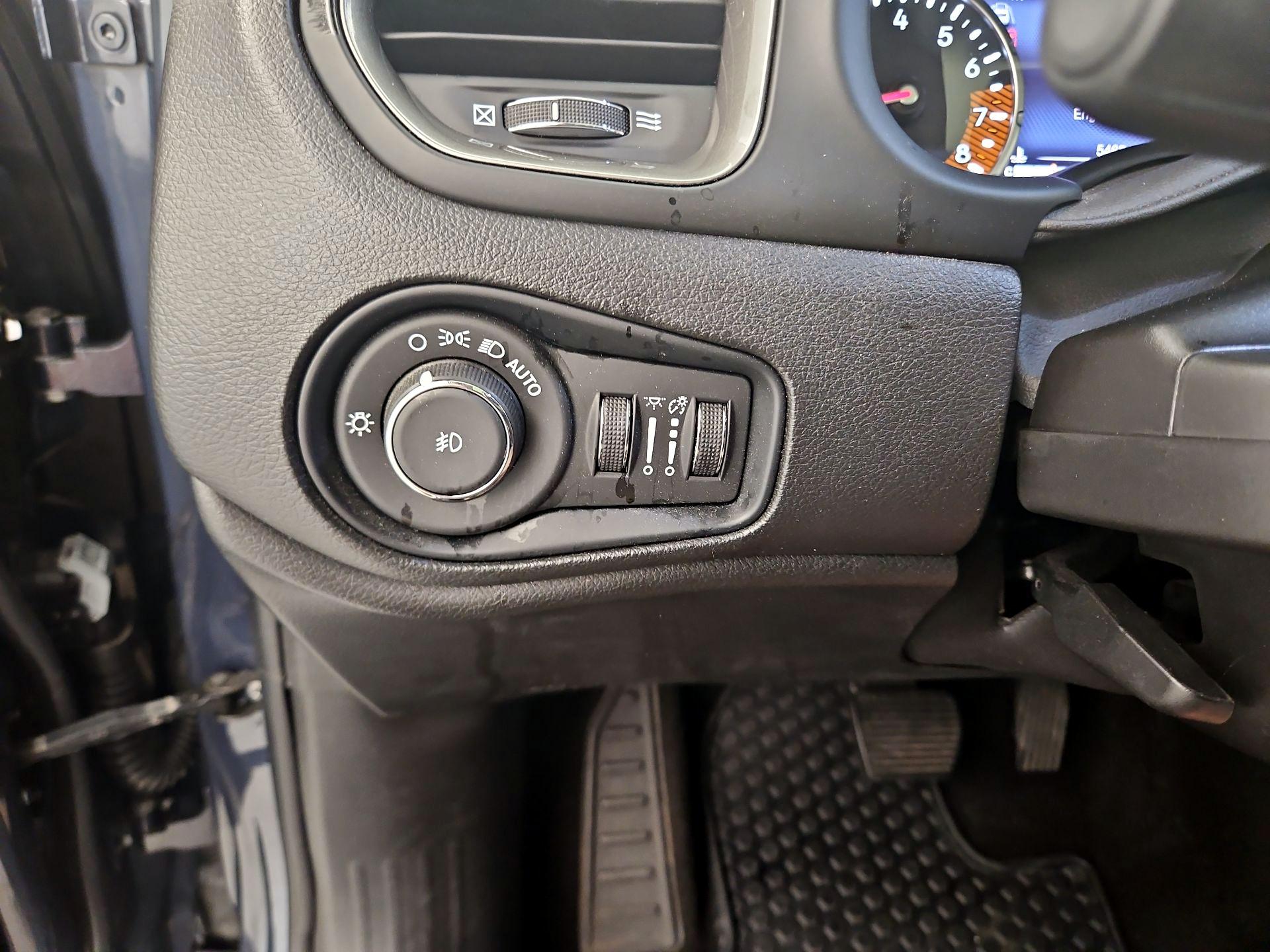 Thumbnail: 2022 Jeep Renegade - 13