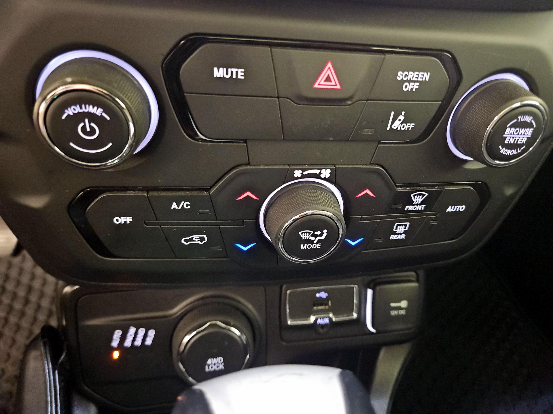 Thumbnail: 2022 Jeep Renegade - 16