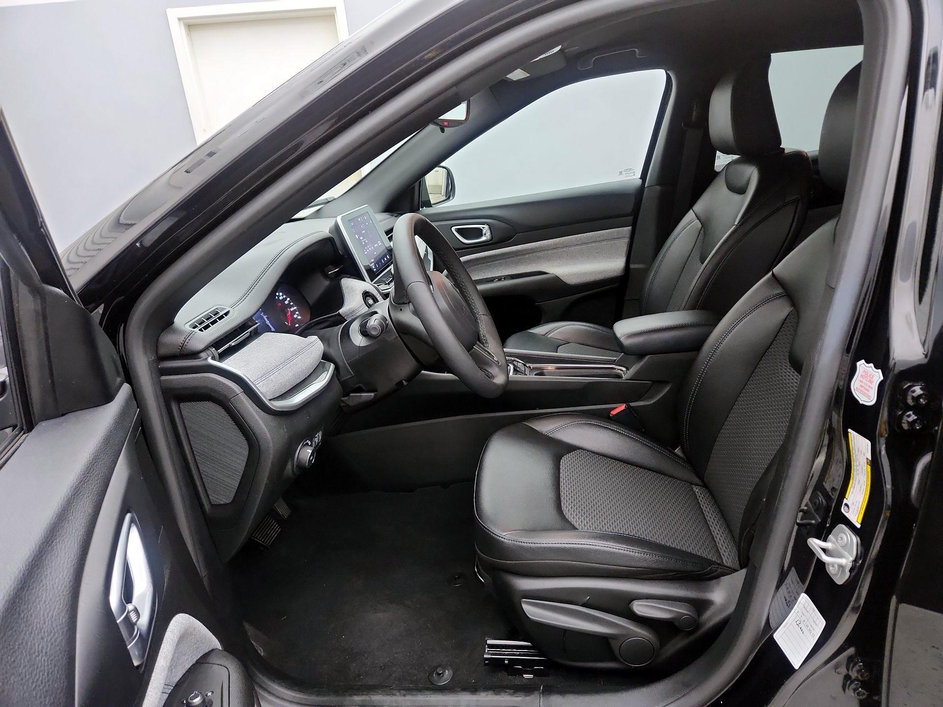 Thumbnail: 2025 Jeep Compass - 11