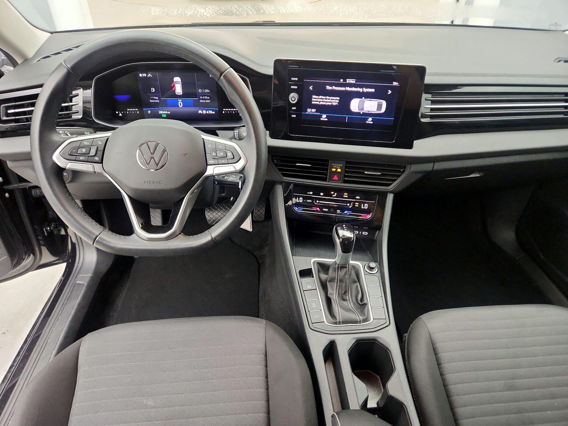 Thumbnail: 2025 Volkswagen Jetta - 9