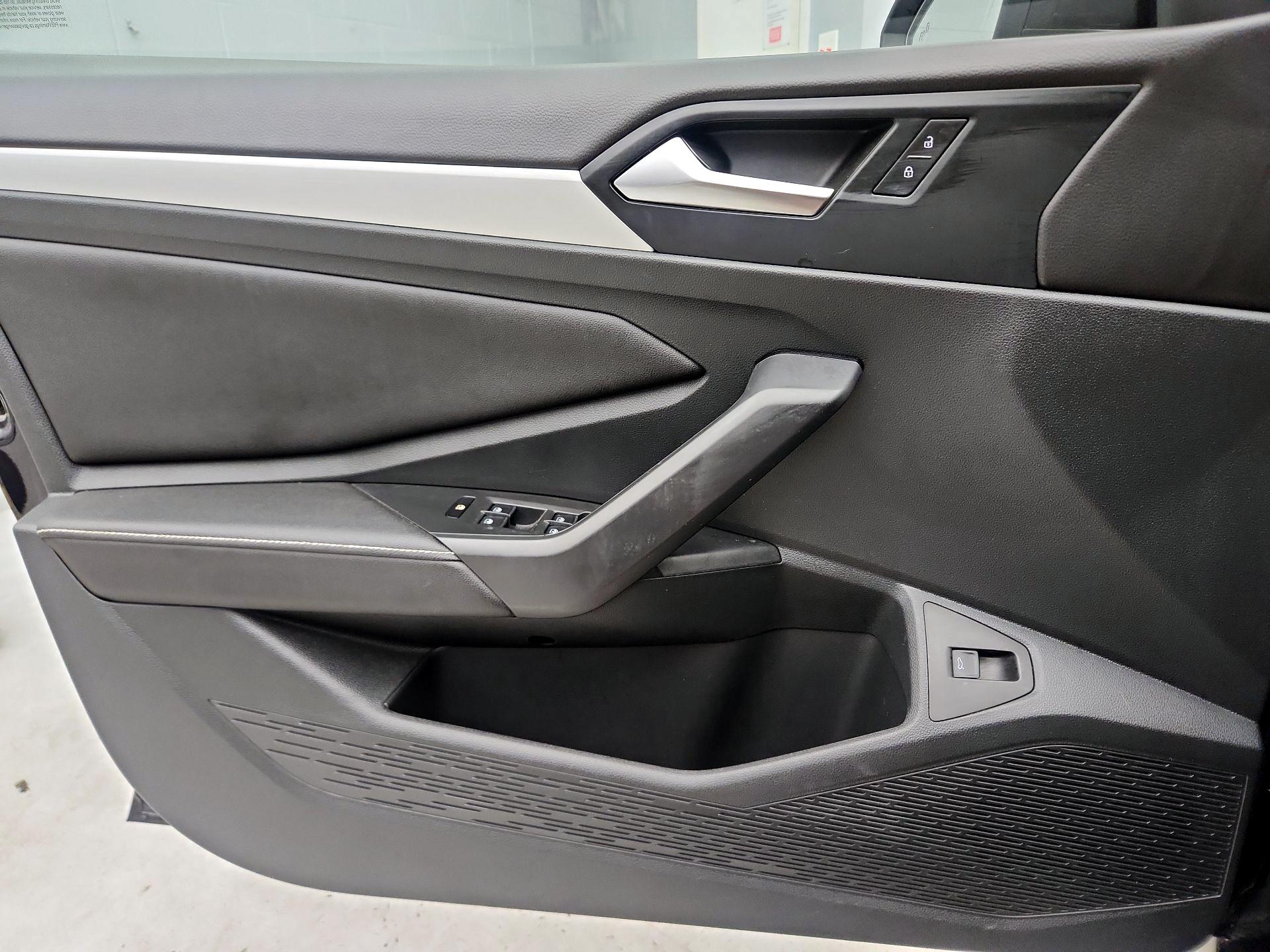 Thumbnail: 2025 Volkswagen Jetta - 12