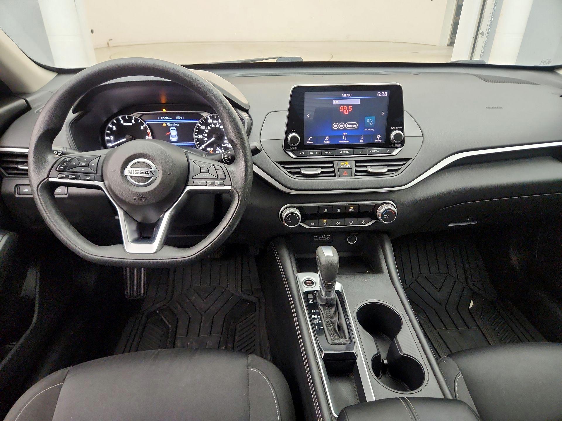 Thumbnail: 2020 Nissan Altima - 9